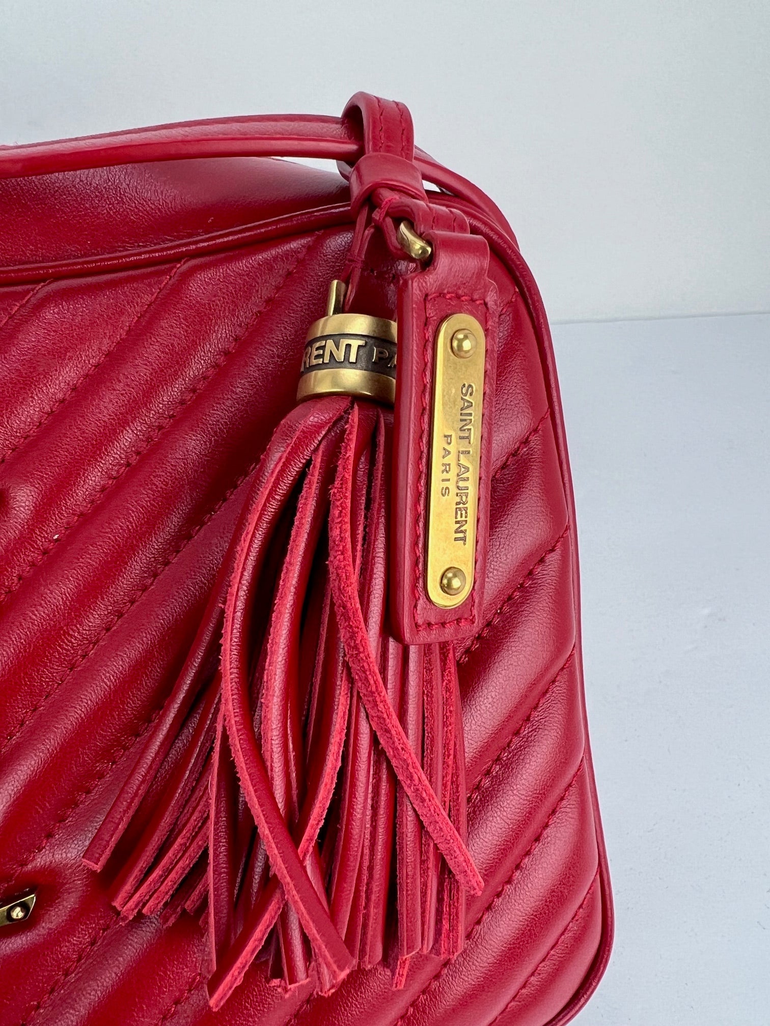 YVES SAINT LAURENT Matelasse Da bê Lou Camera Túi đeo chéo màu đỏ