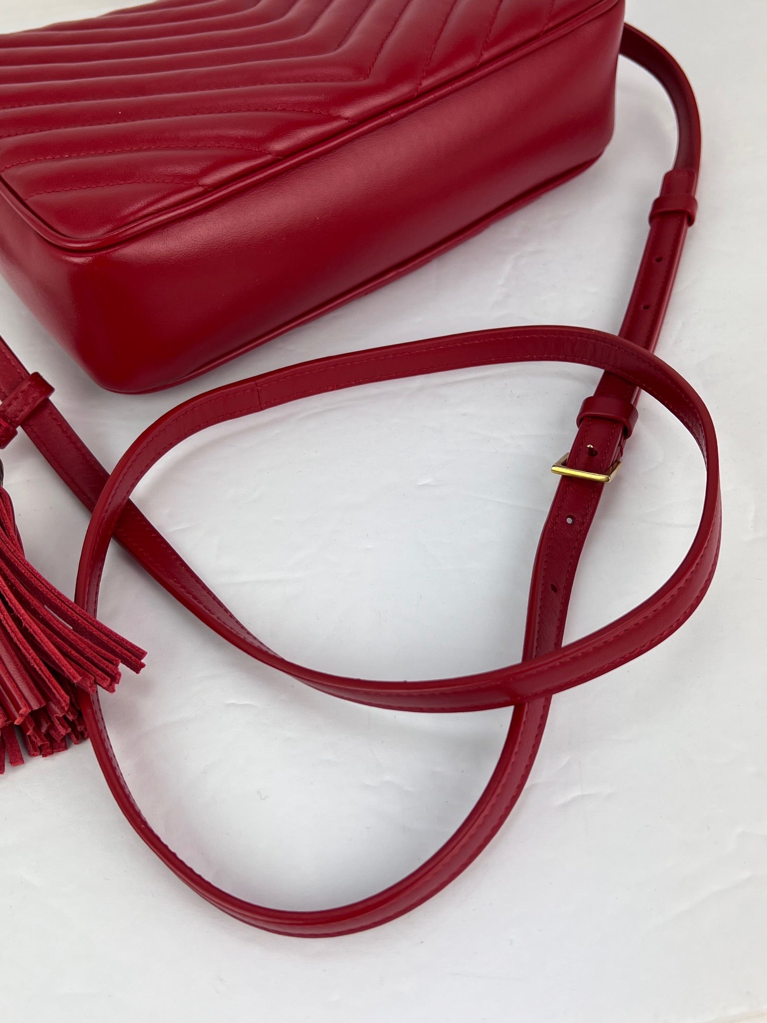YVES SAINT LAURENT Matelasse Da bê Lou Camera Túi đeo chéo màu đỏ