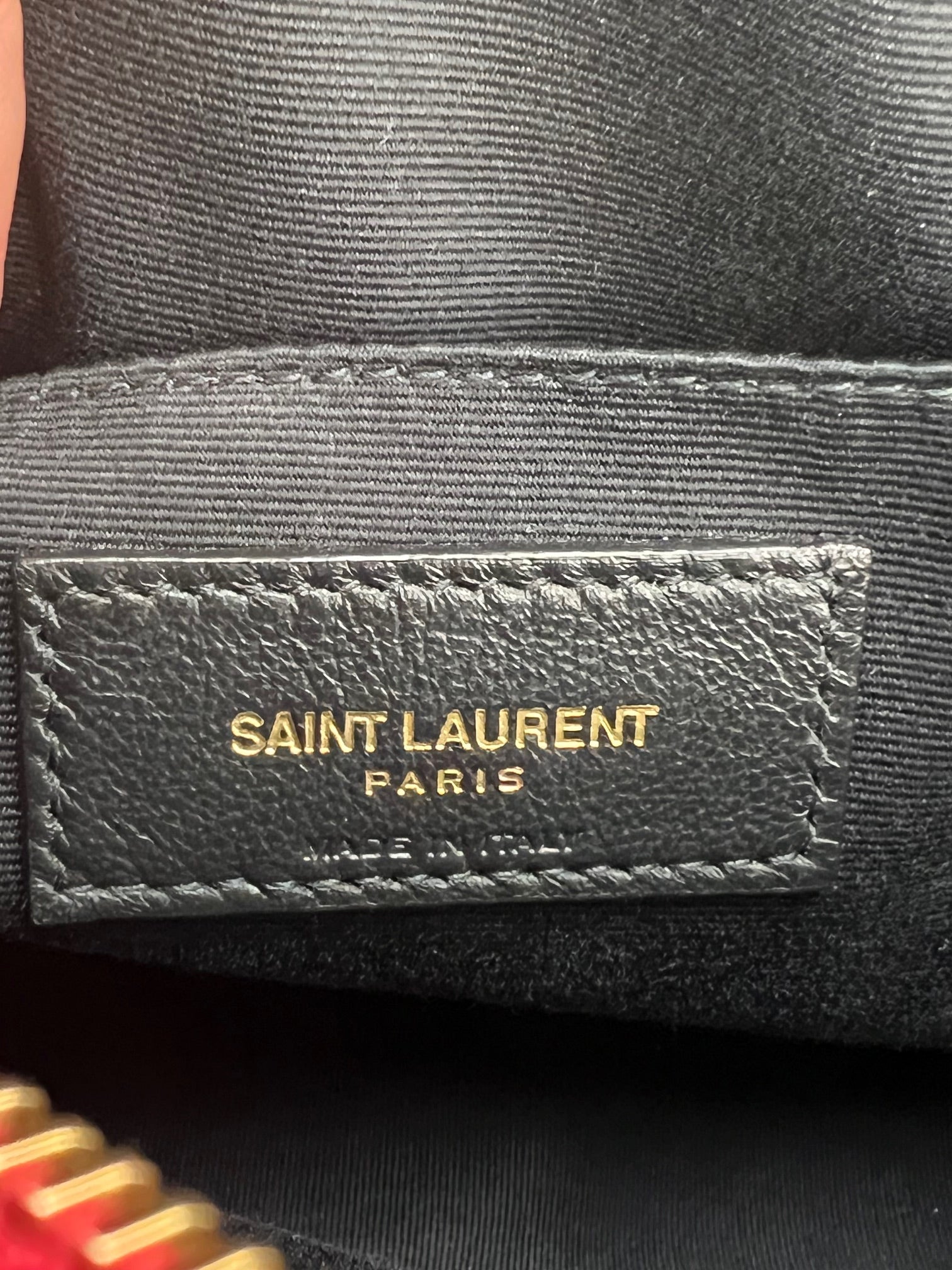 YVES SAINT LAURENT Matelasse Da bê Lou Camera Túi đeo chéo màu đỏ