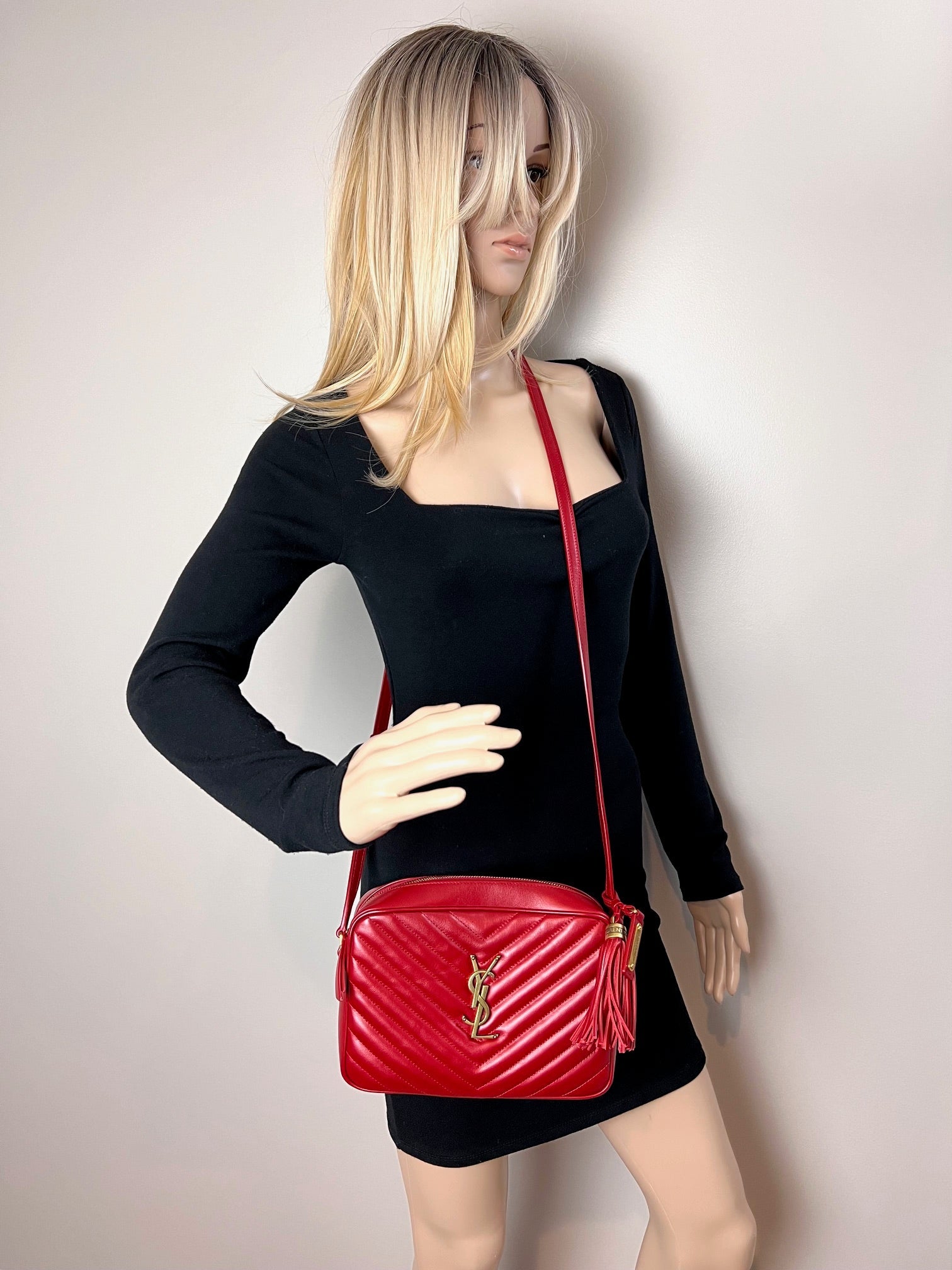 YVES SAINT LAURENT Matelasse Da bê Lou Camera Túi đeo chéo màu đỏ