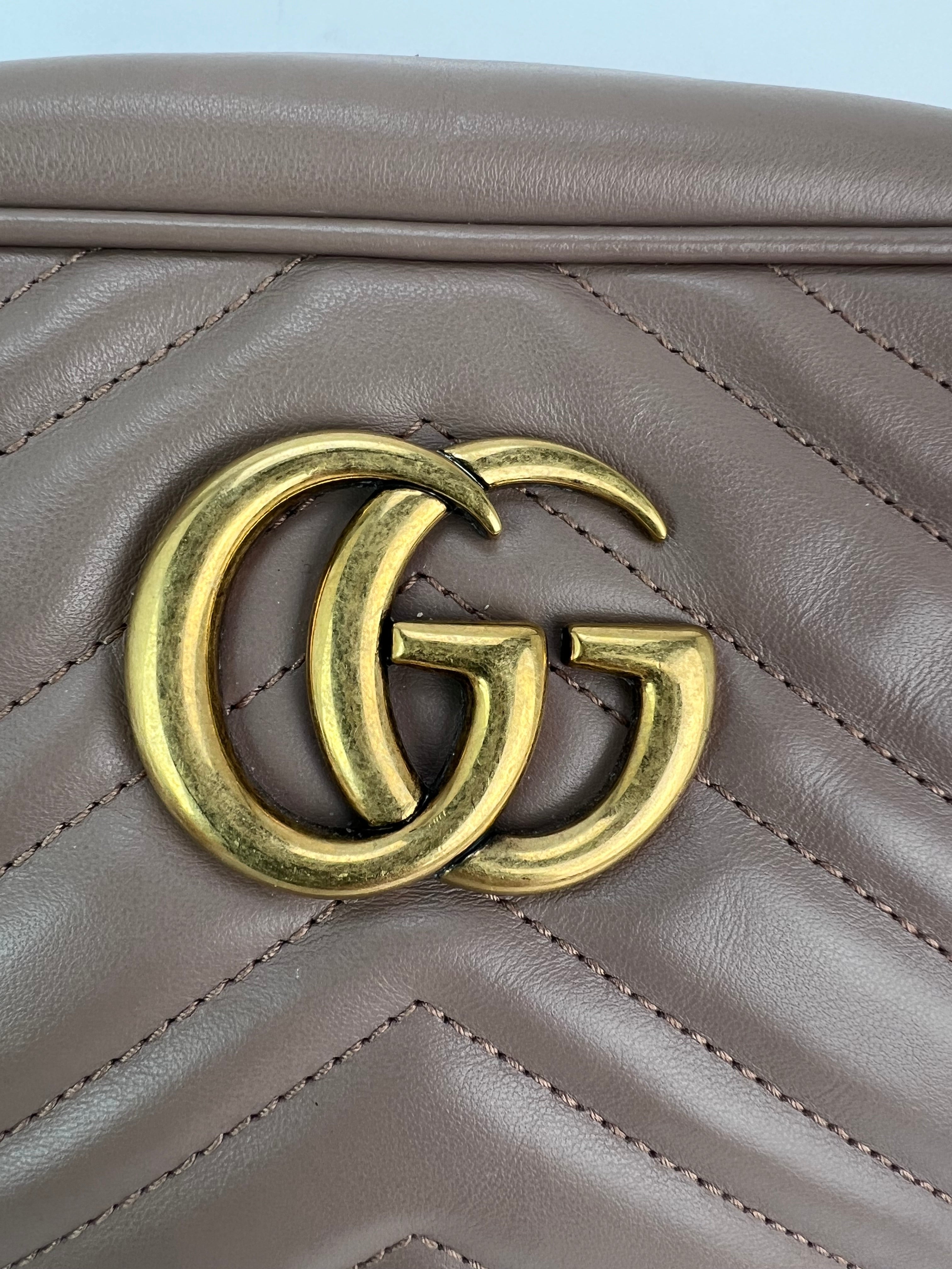 Túi đeo chéo da Matelasse Gucci GG Marmont Small Chain Beige