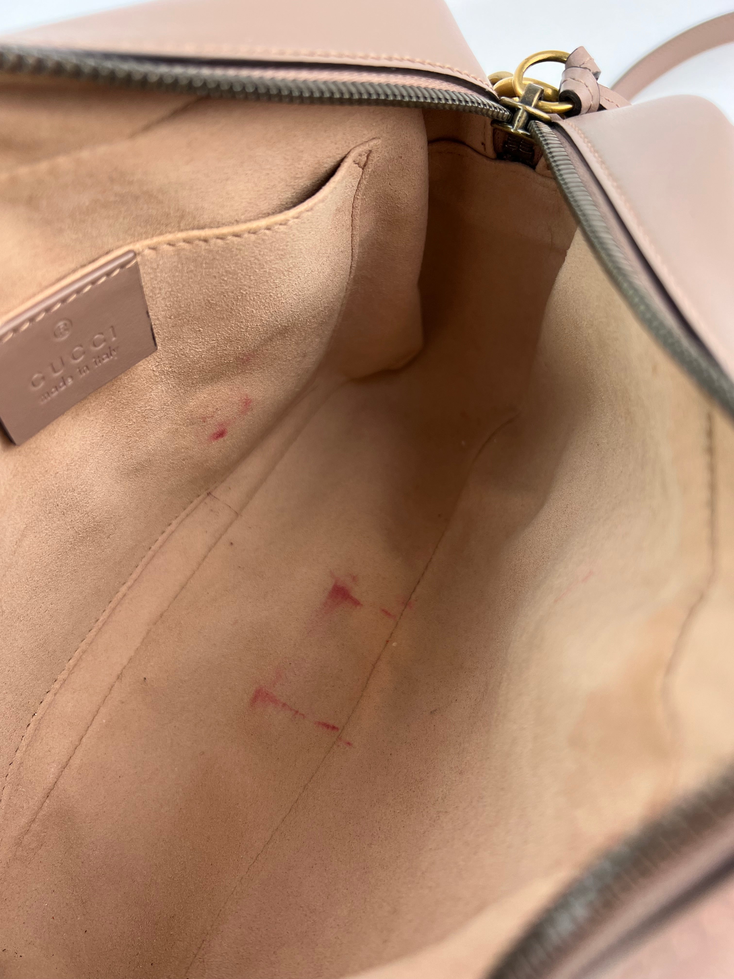 Túi đeo chéo da Matelasse Gucci GG Marmont Small Chain Beige