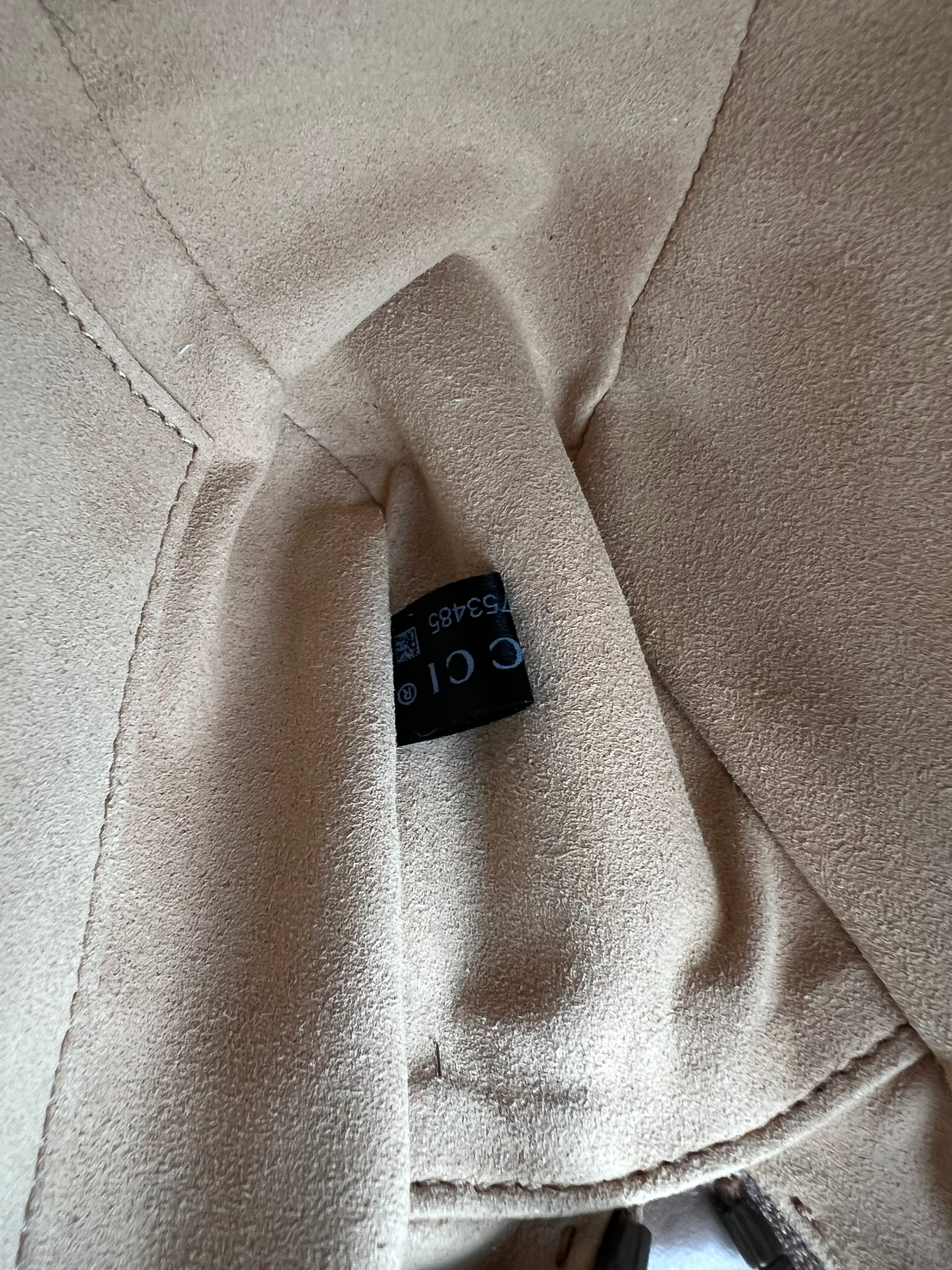 Túi đeo chéo da Matelasse Gucci GG Marmont Small Chain Beige