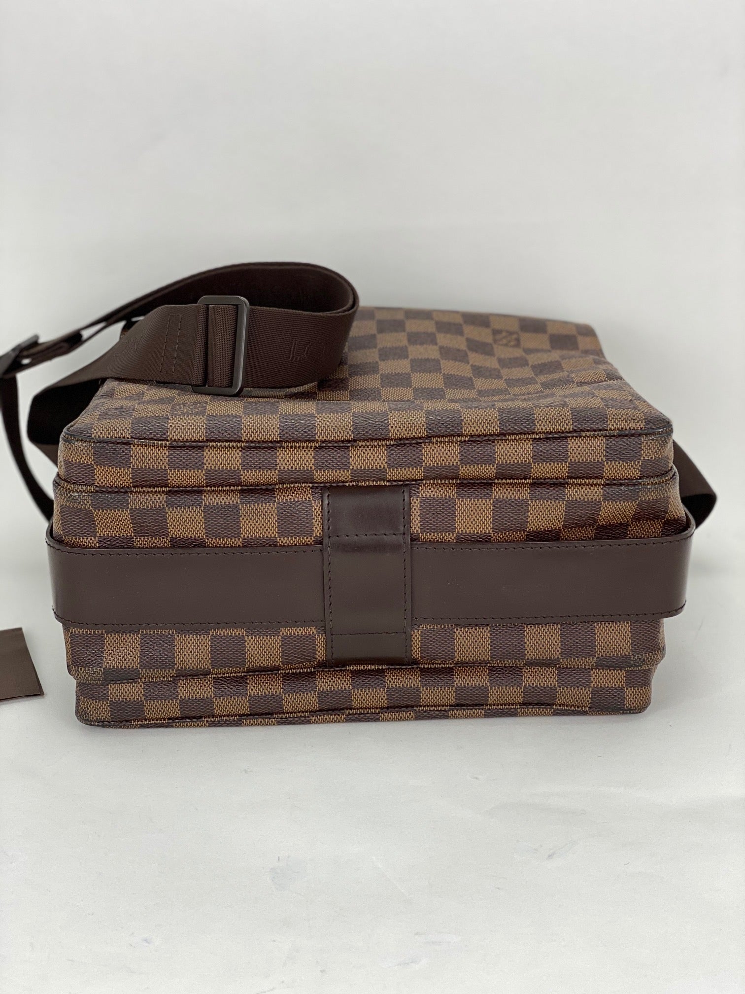 Túi đeo vai nam Louis Vuitton Damier Ebene Canvas Naviglio