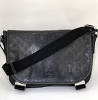 Gucci Men's Messenger GG Supreme Canvas Double Buckle Flap Crossbody Men's Bag Preowned
