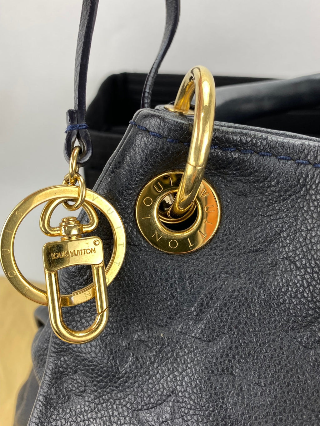 Túi xách tay LOUIS VUITTON Artsy MM Monogram Empreinte Infini Blue Tote