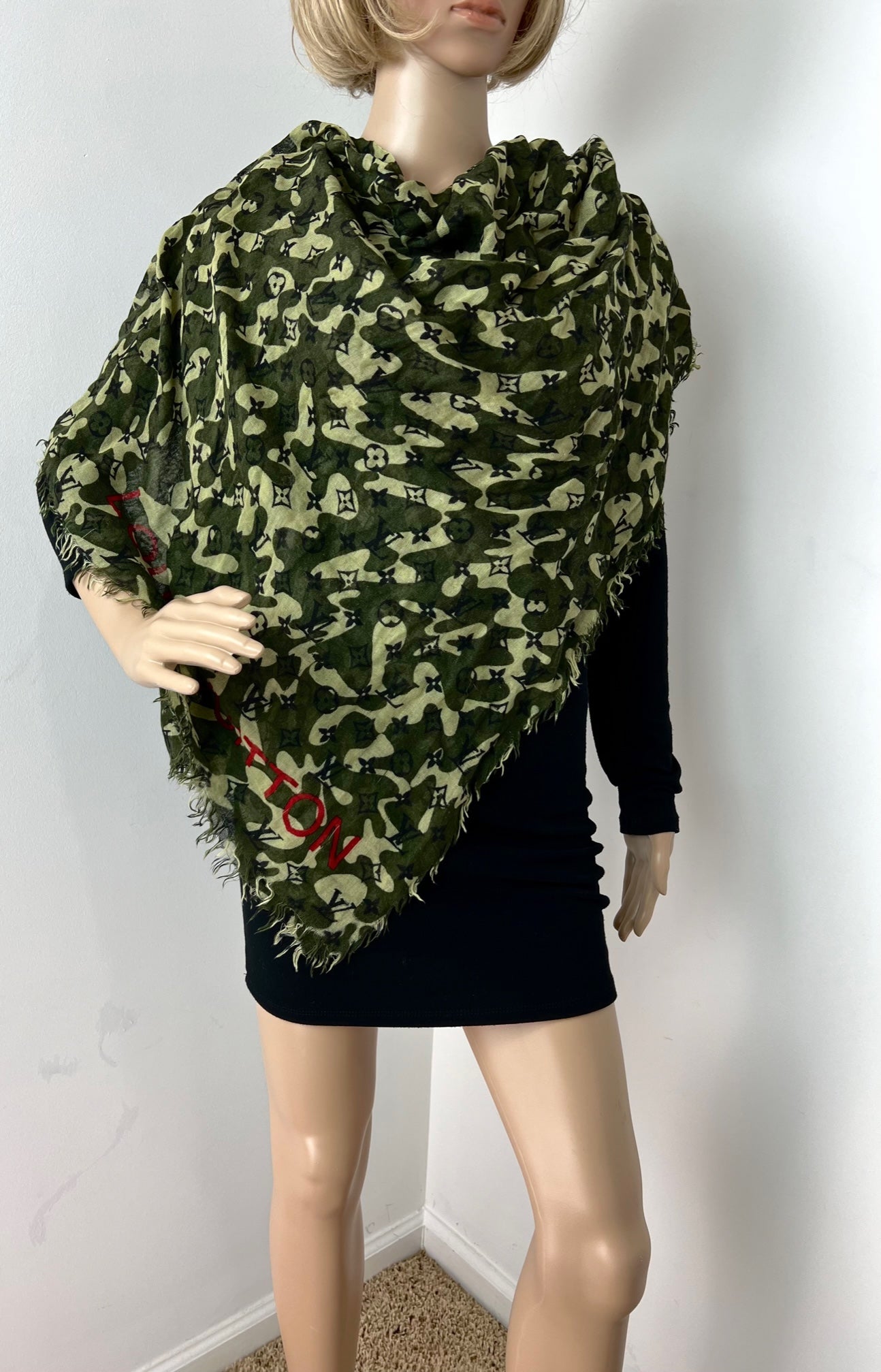 LOUIS VUITTON Green TAKASHI MURAKAMI Monogramouflage Shawl Stole Scarf