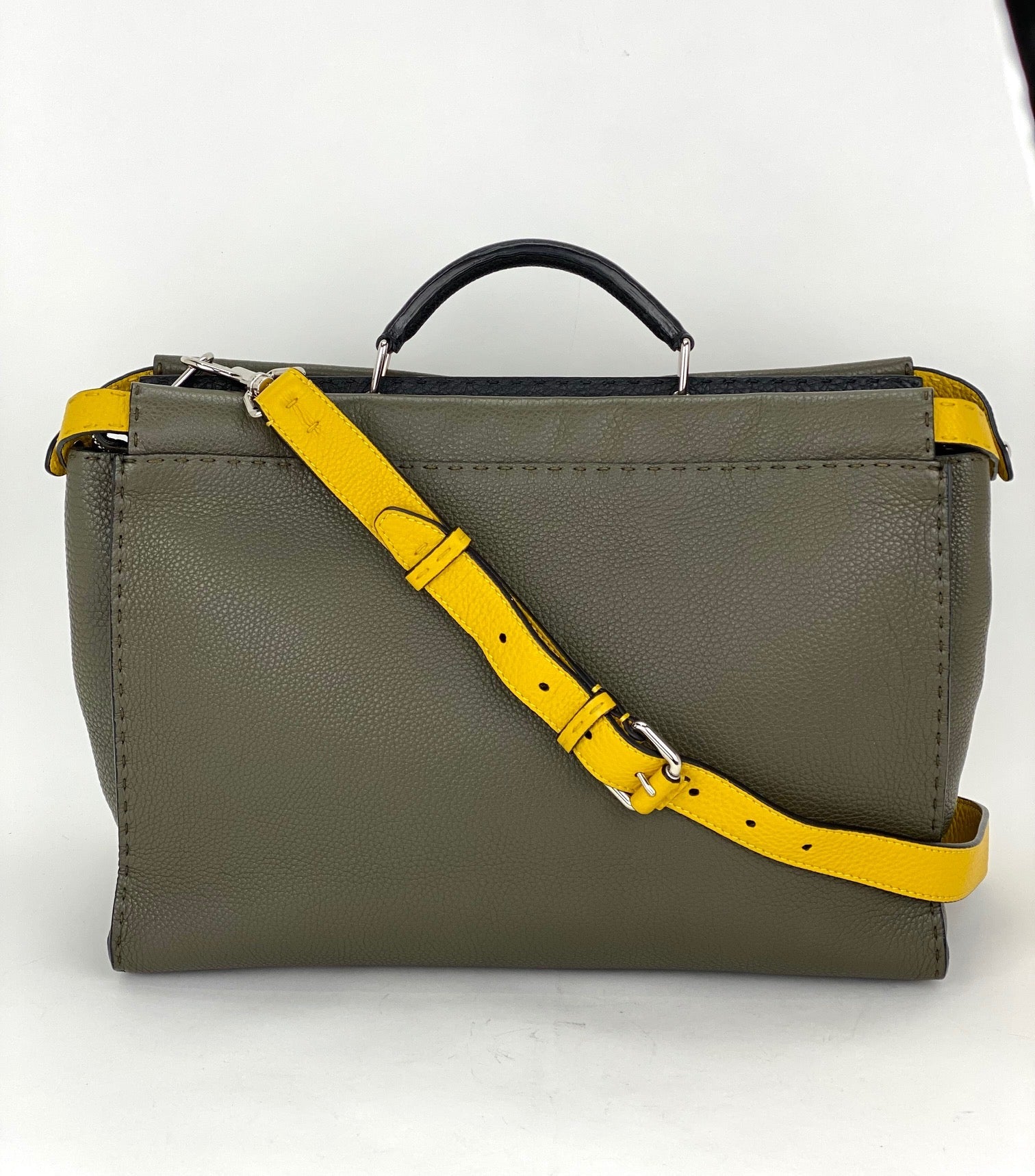 Cặp xách FENDI SELLERIA cỡ lớn Peekaboo Iconic Essential Messenger Briefcase Attache