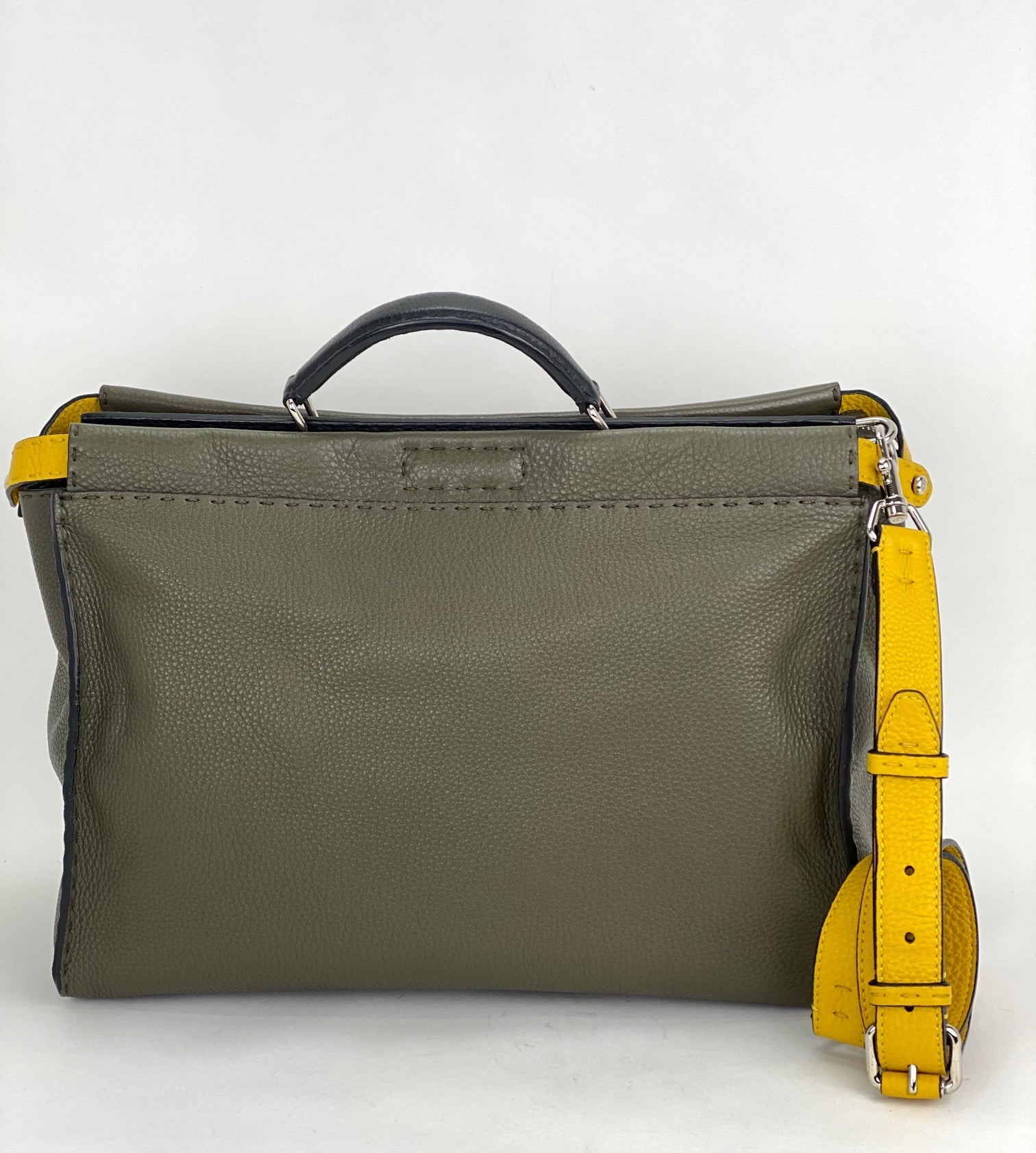 Cặp xách FENDI SELLERIA cỡ lớn Peekaboo Iconic Essential Messenger Briefcase Attache
