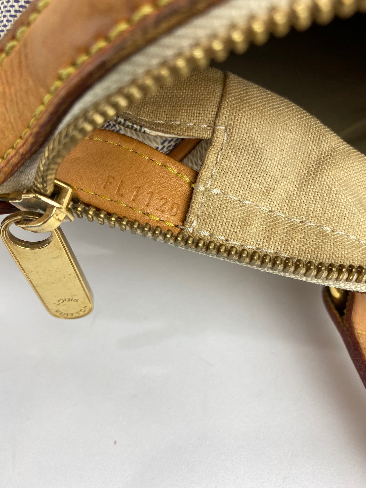 Túi đeo vai LOUIS VUITTON Stresa PM Damier Azur Canvas N42220