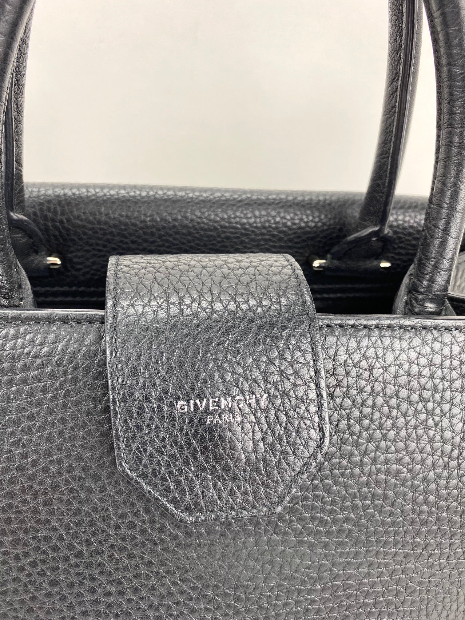Túi xách tay Givenchy Obsedia Medium Flap Black Pebbled Calfskin Satchel