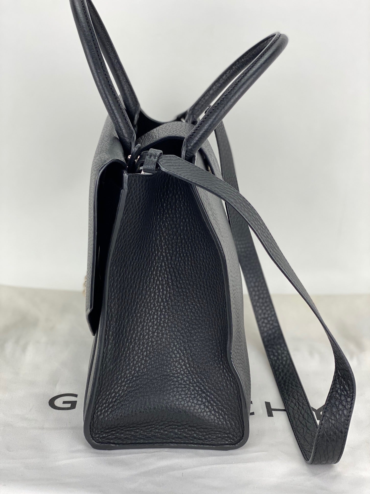 Túi xách tay Givenchy Obsedia Medium Flap Black Pebbled Calfskin Satchel