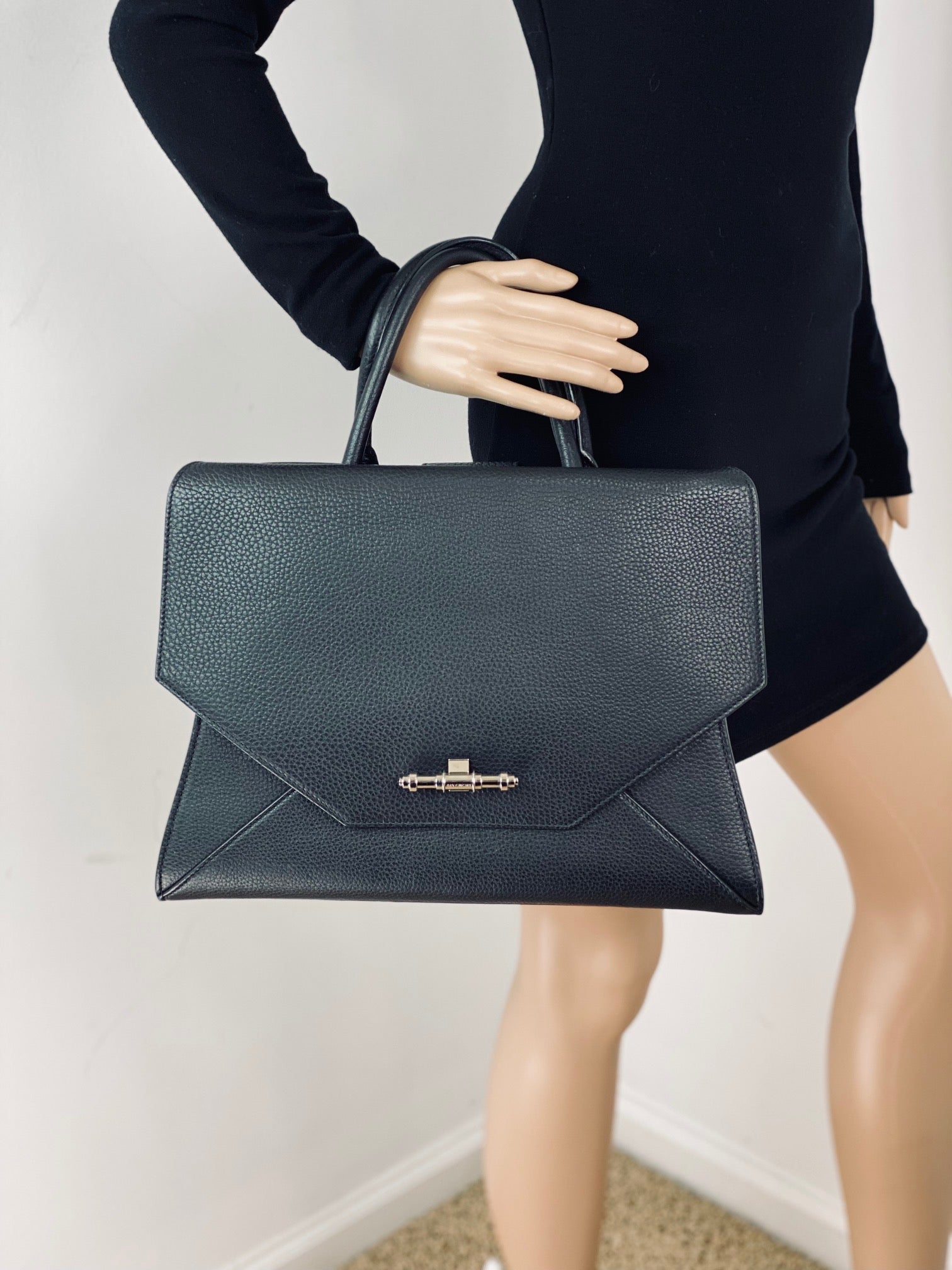 Túi xách tay Givenchy Obsedia Medium Flap Black Pebbled Calfskin Satchel