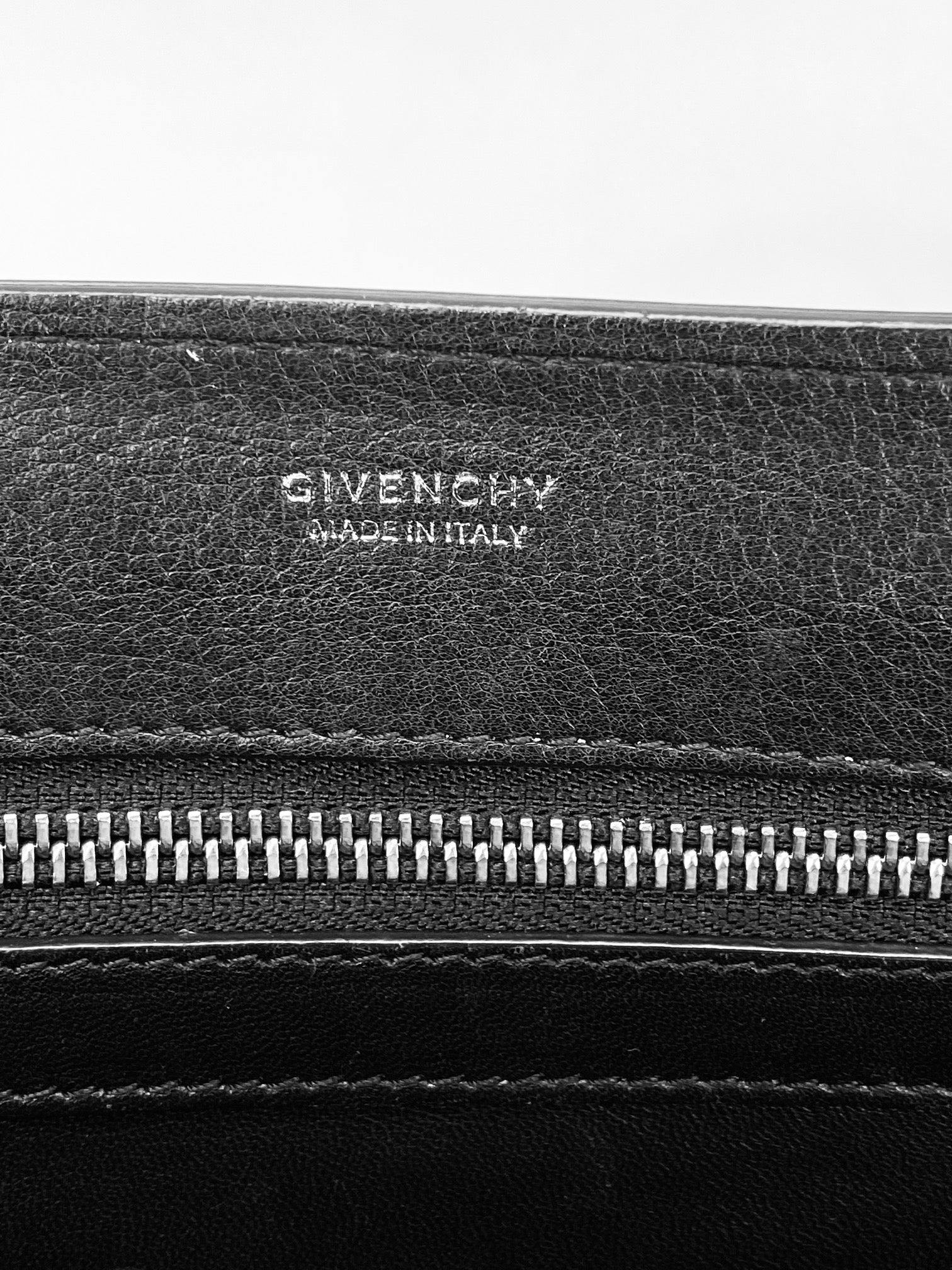 Túi xách tay Givenchy Obsedia Medium Flap Black Pebbled Calfskin Satchel