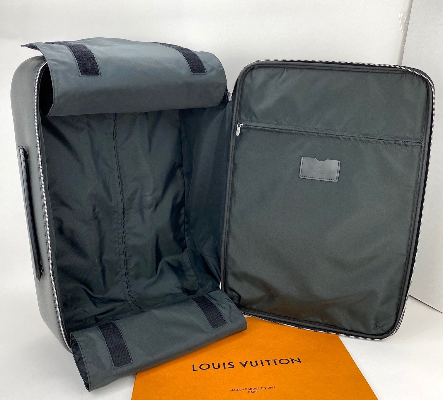 Vali kéo Louis Vuitton Pegase 60 Ardoise Taiga Hành lý xách tay đã qua sử dụng