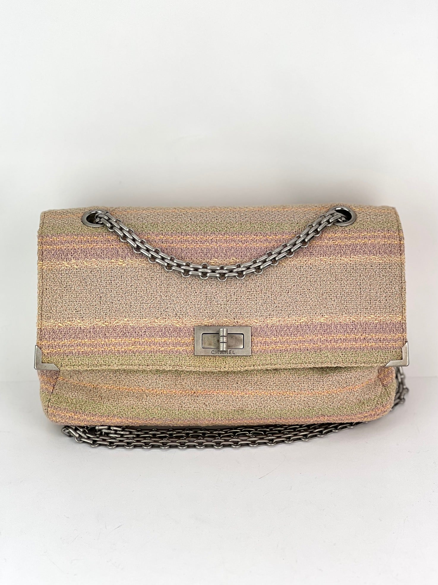 Túi đeo vai vải cotton tweed nhiều màu hồng Chanel 2.55 Reissue 225 nắp đơn