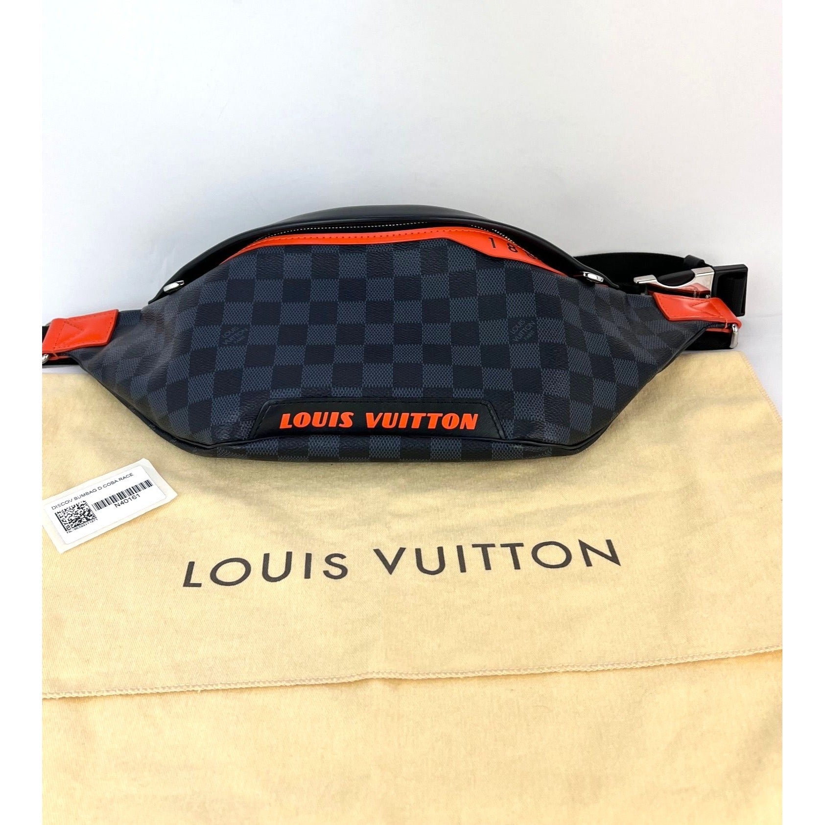 Túi đeo chéo Louis Vuitton Damier Colbart màu cam Race Discovery Bumbag