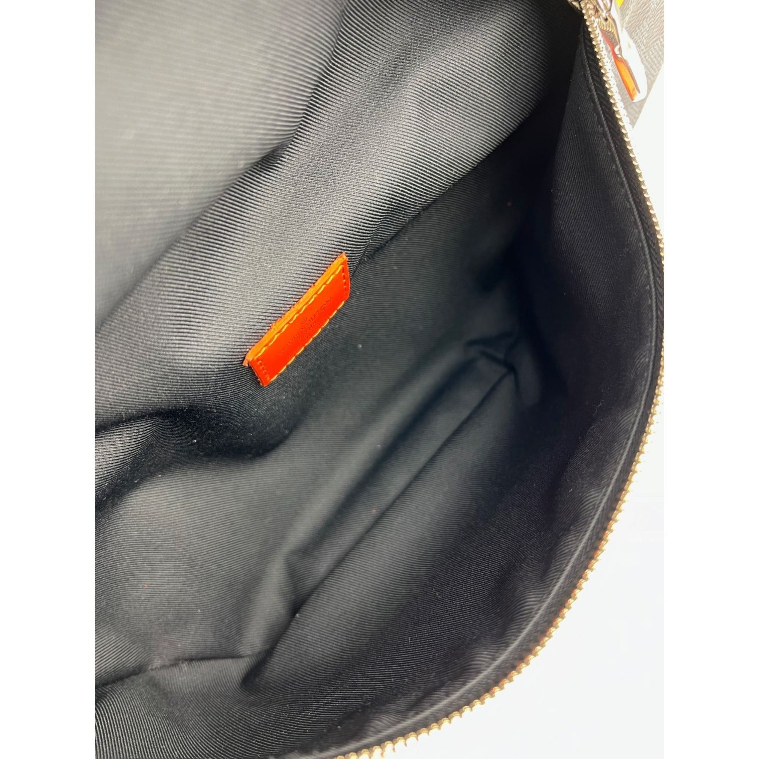 Túi đeo chéo Louis Vuitton Damier Colbart màu cam Race Discovery Bumbag