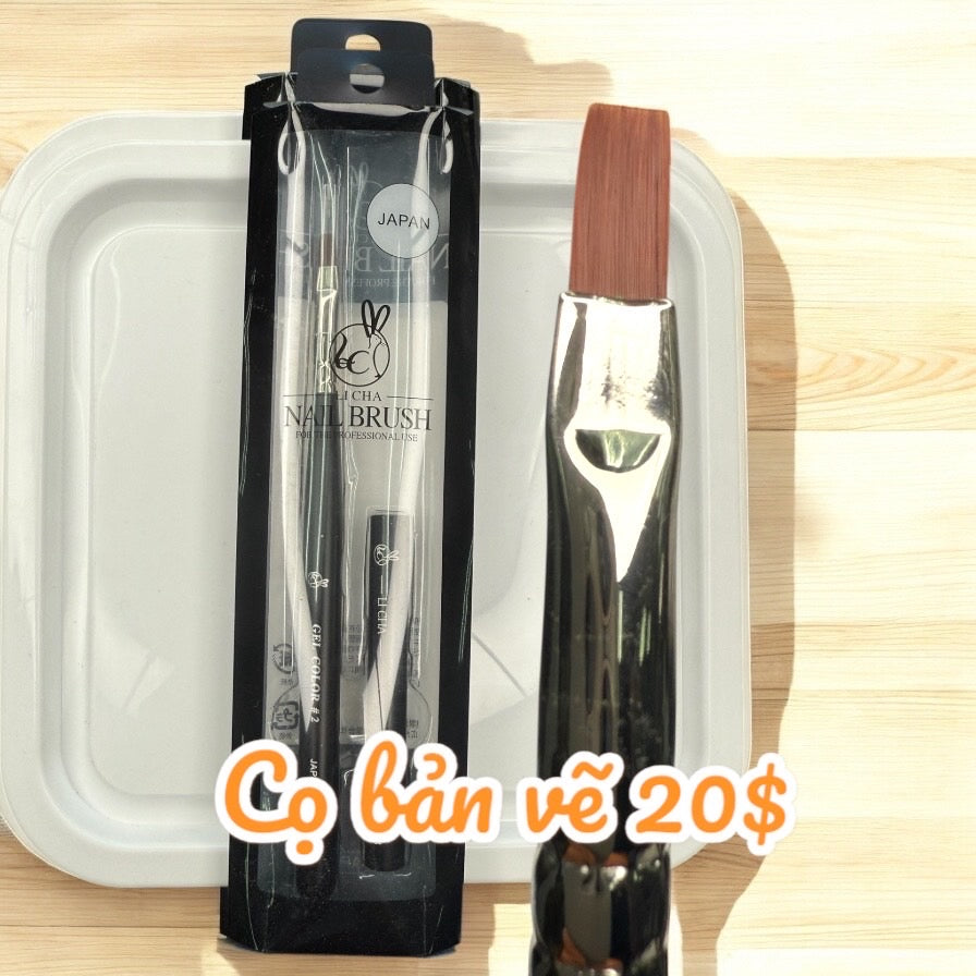 LICHA Nail Brush
