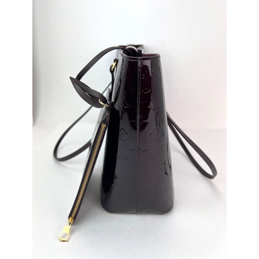 Túi xách và túi đựng Louis Vuitton Vernis Long Beach MM Amarante