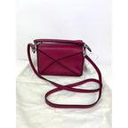 Túi xách đeo chéo Loewe Calfskin Mini Crimson Puzzle