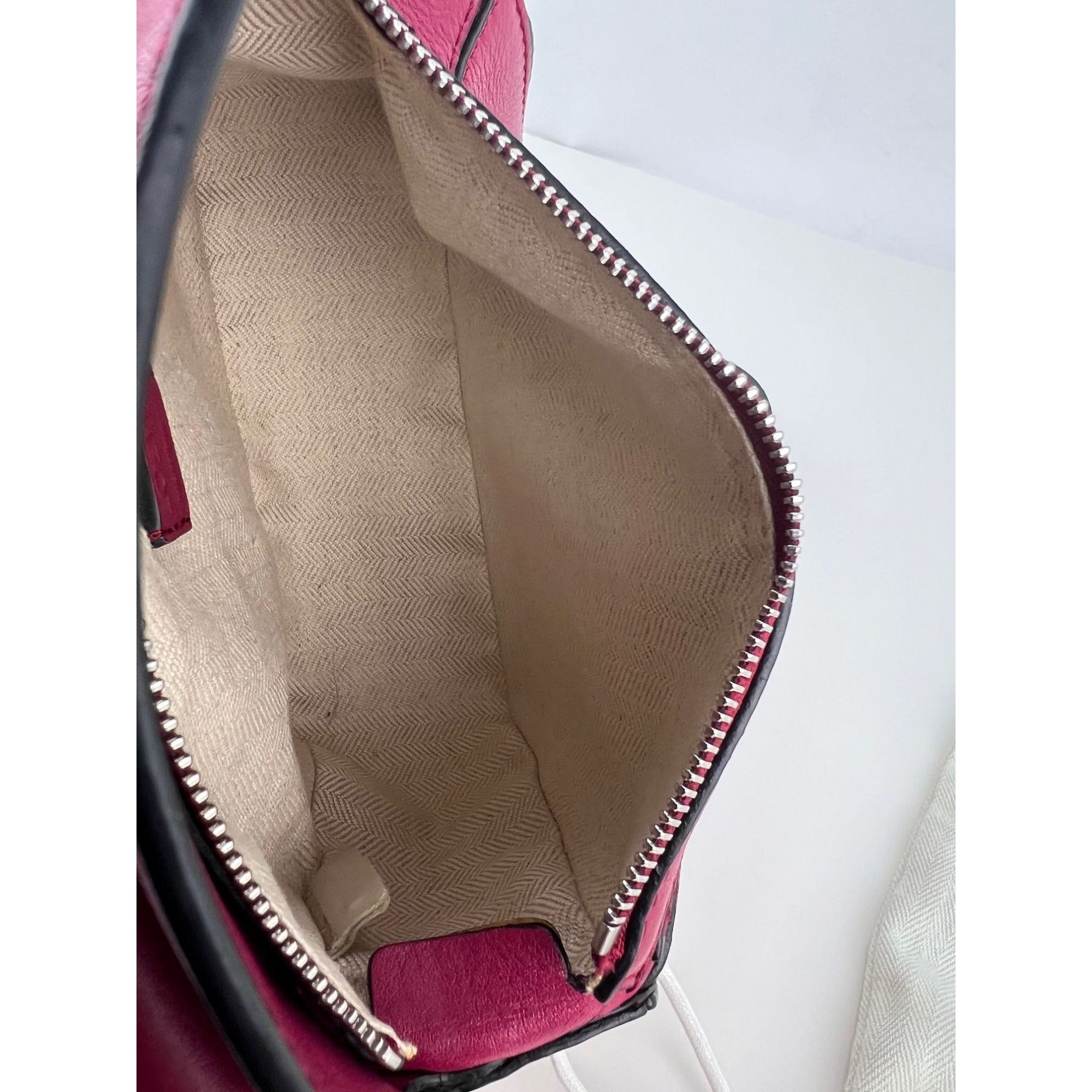 Túi xách đeo chéo Loewe Calfskin Mini Crimson Puzzle