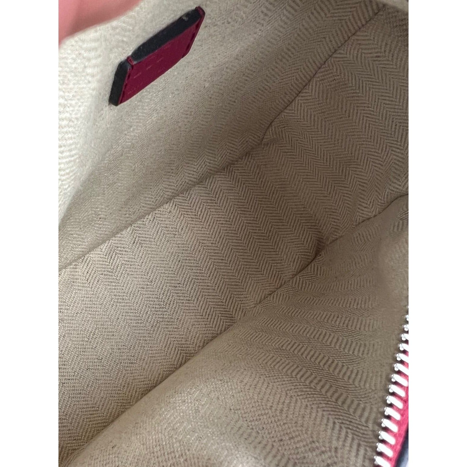 Túi xách đeo chéo Loewe Calfskin Mini Crimson Puzzle