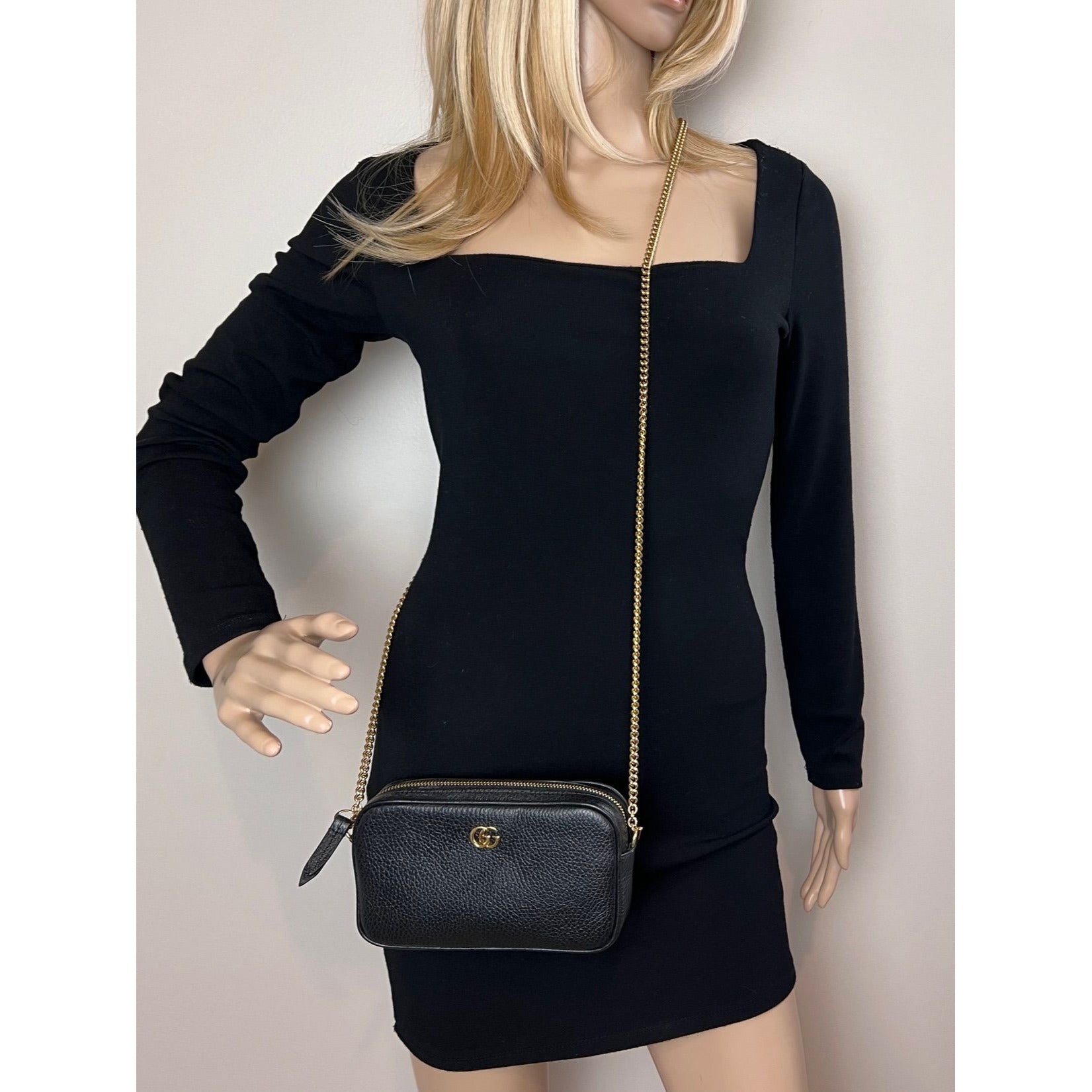 Gucci GG Marmont Super Mini lack Calfskin Crossbody Bag