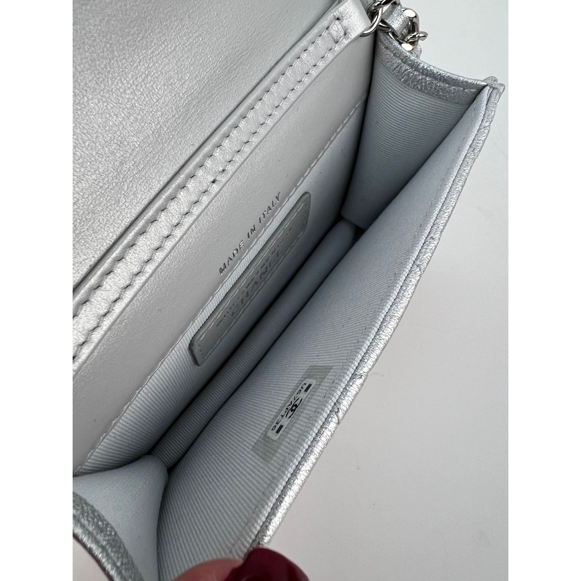 Túi đeo vai Chanel Metallic Goatskin Quilted Star Flap Waist Belt Shoulder Bag