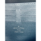 Túi xách tay da Louis Vuitton Pochette Voyage MM Taiga màu xanh đậm phiên bản giới hạn
