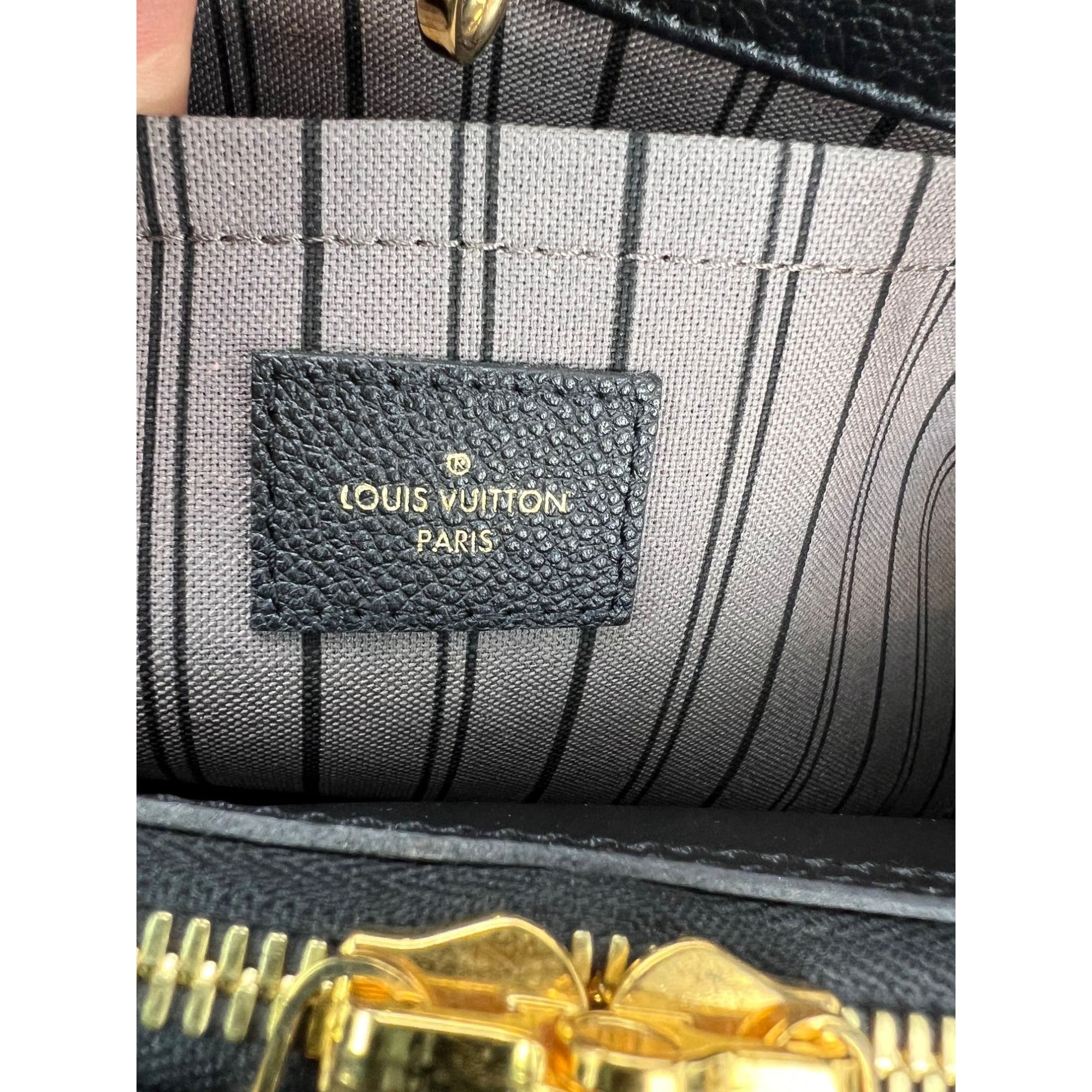 Túi đeo vai da đen Louis Vuitton Montaigne MM Empreinte