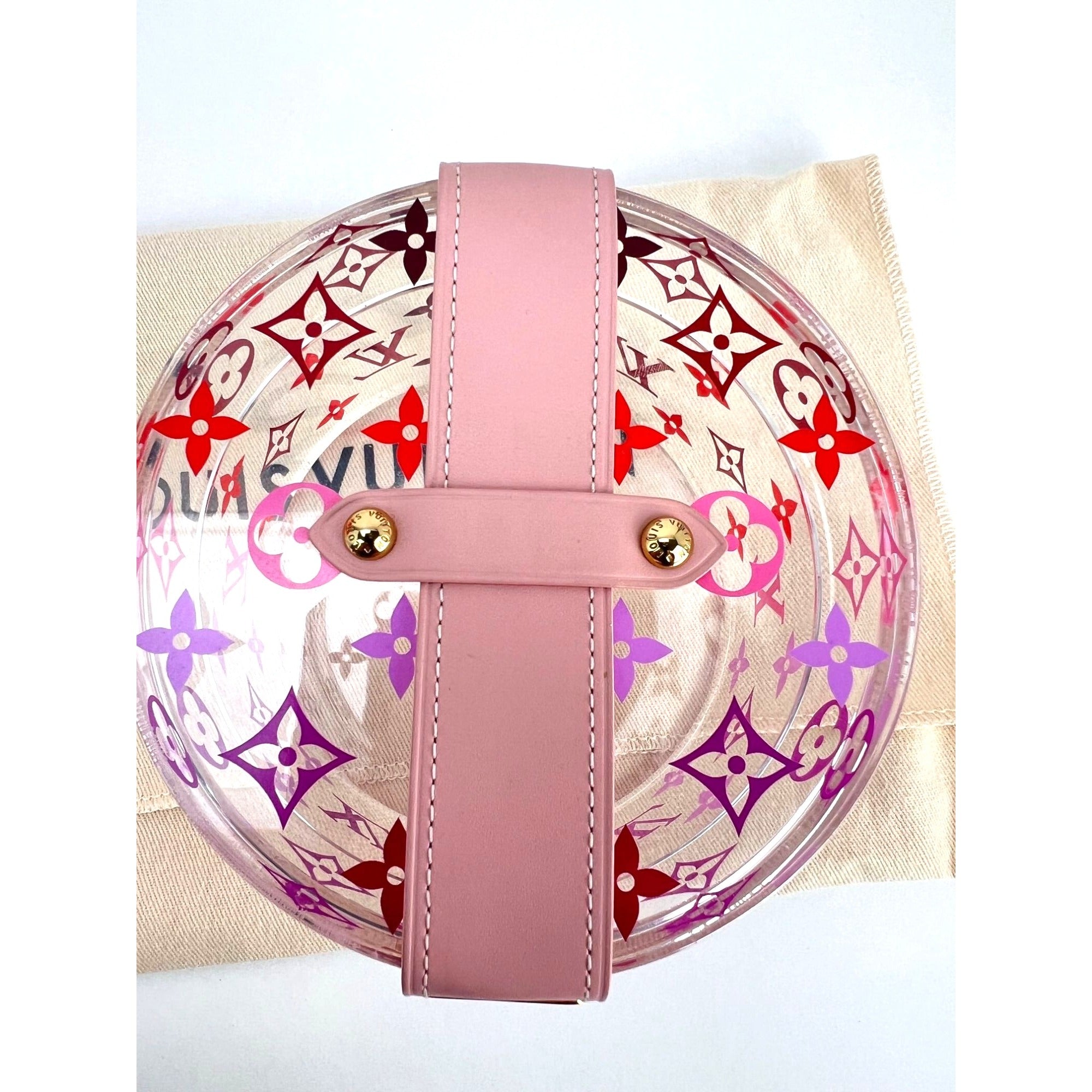 Hộp quà tặng mùa hè Scott của Louis Vuitton