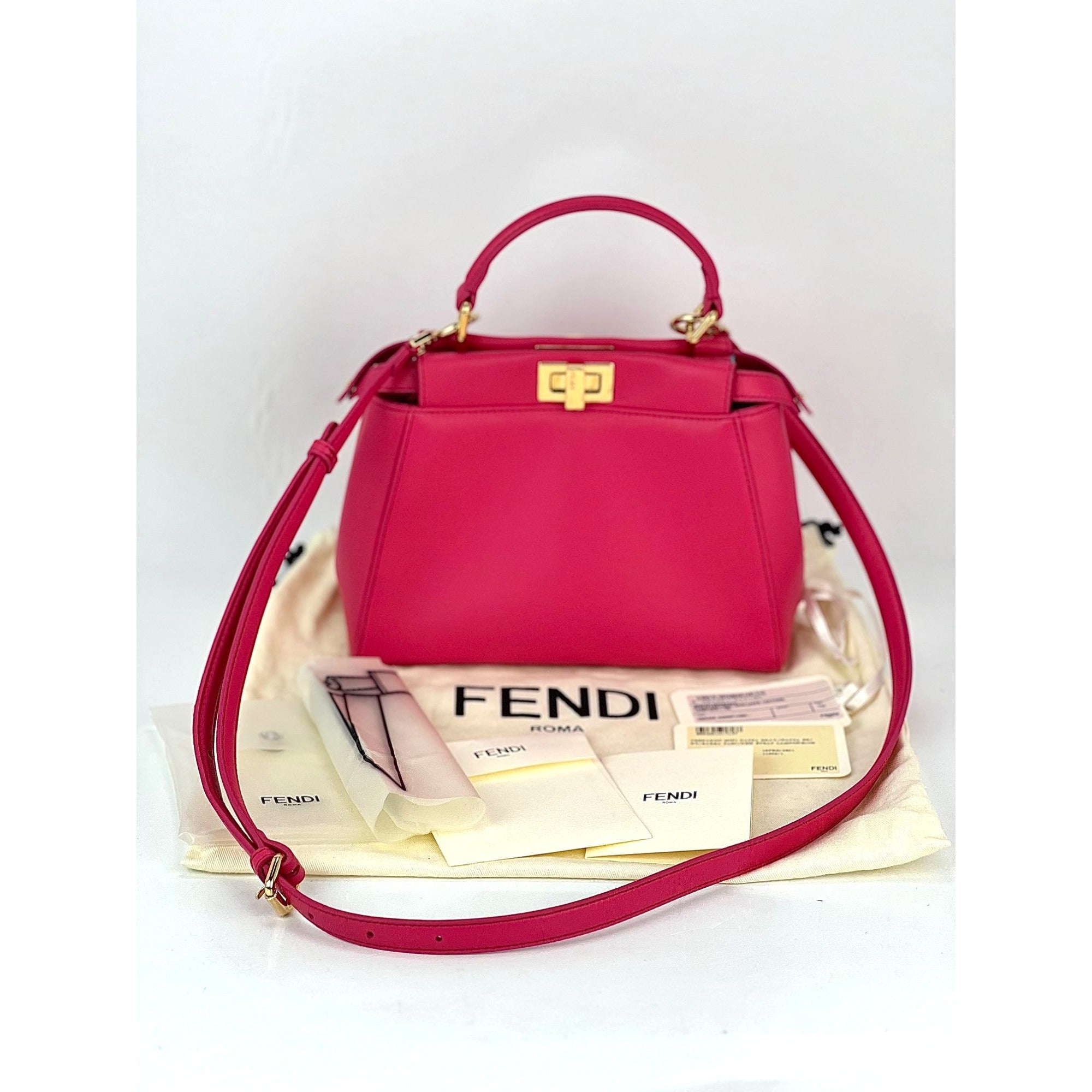 Túi đeo vai Fendi Mini Peekaboo màu hồng bằng da