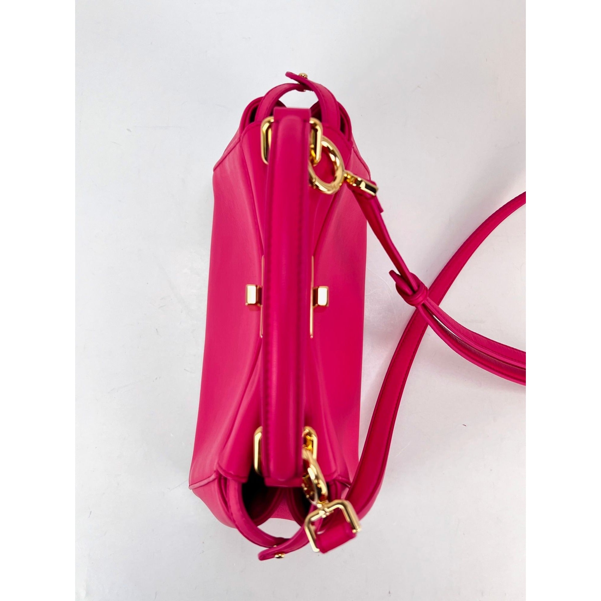 Túi đeo vai Fendi Mini Peekaboo màu hồng bằng da