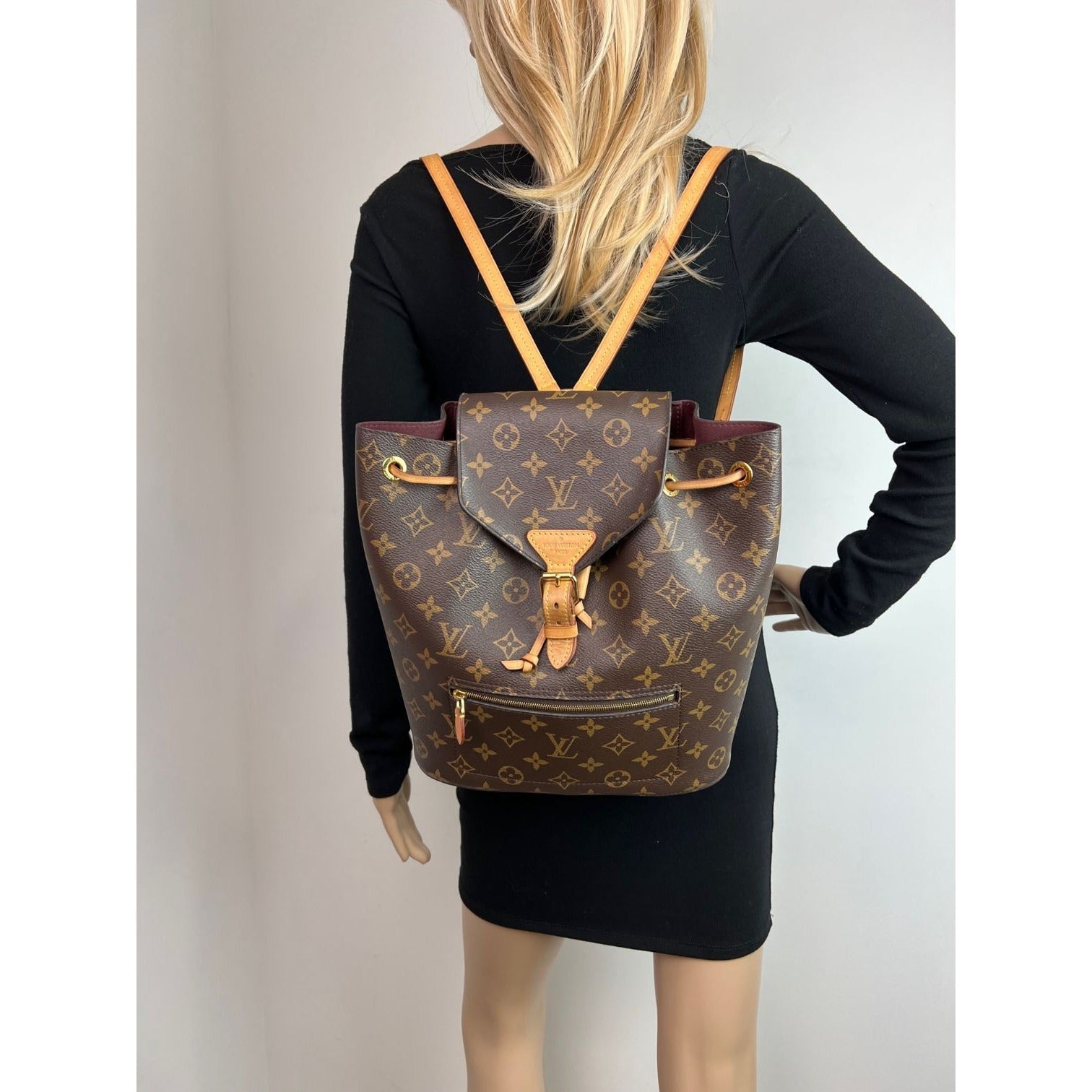 Ba lô LOUIS VUITTON Montsouris NM Monogram