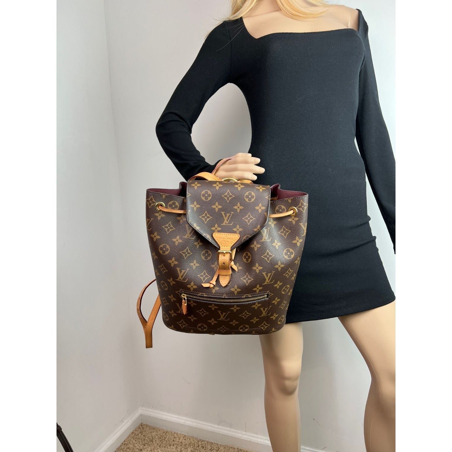 Ba lô LOUIS VUITTON Montsouris NM Monogram