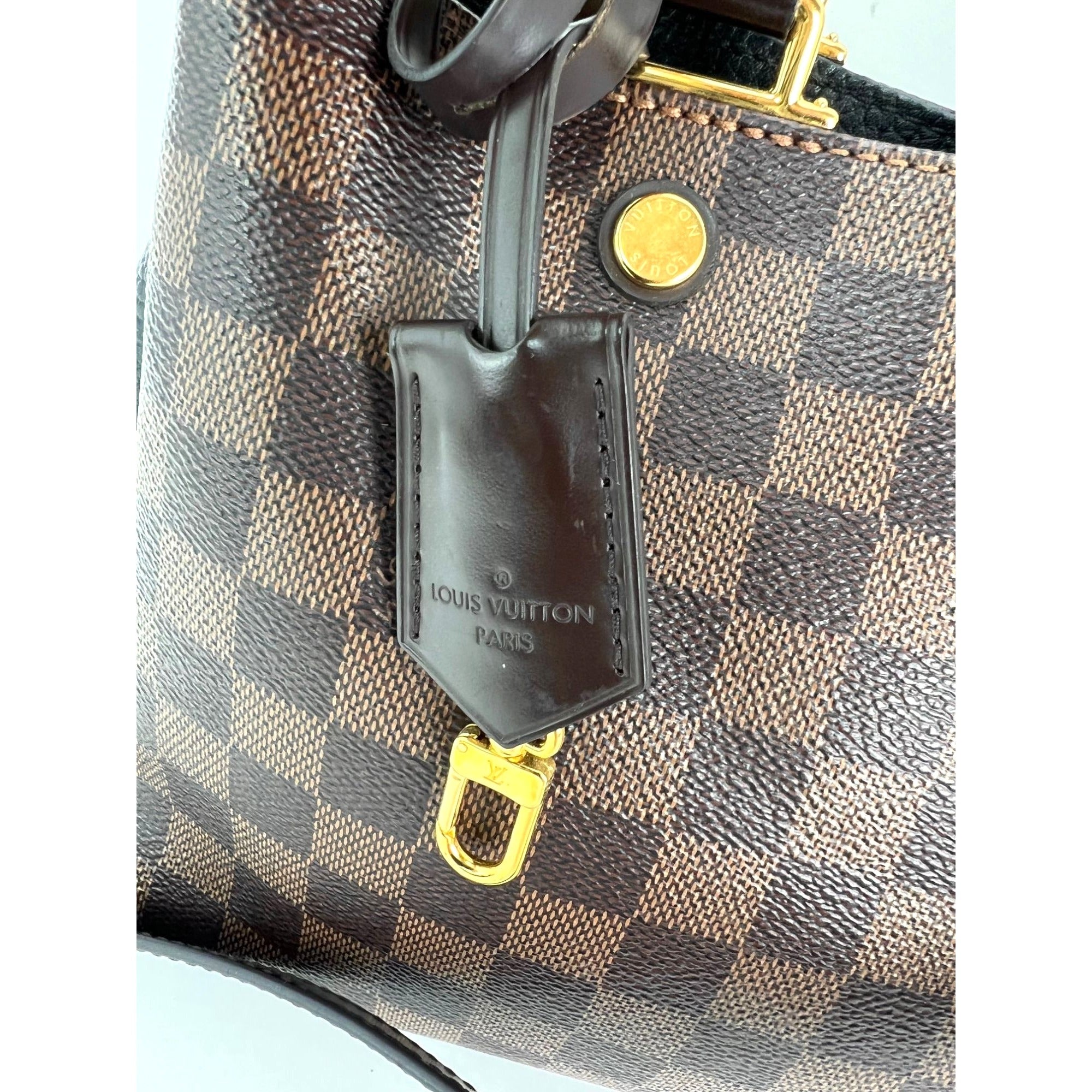 Túi đeo vai Louis Vuitton Damier EbeneCuir Taurillon Brittany màu đen