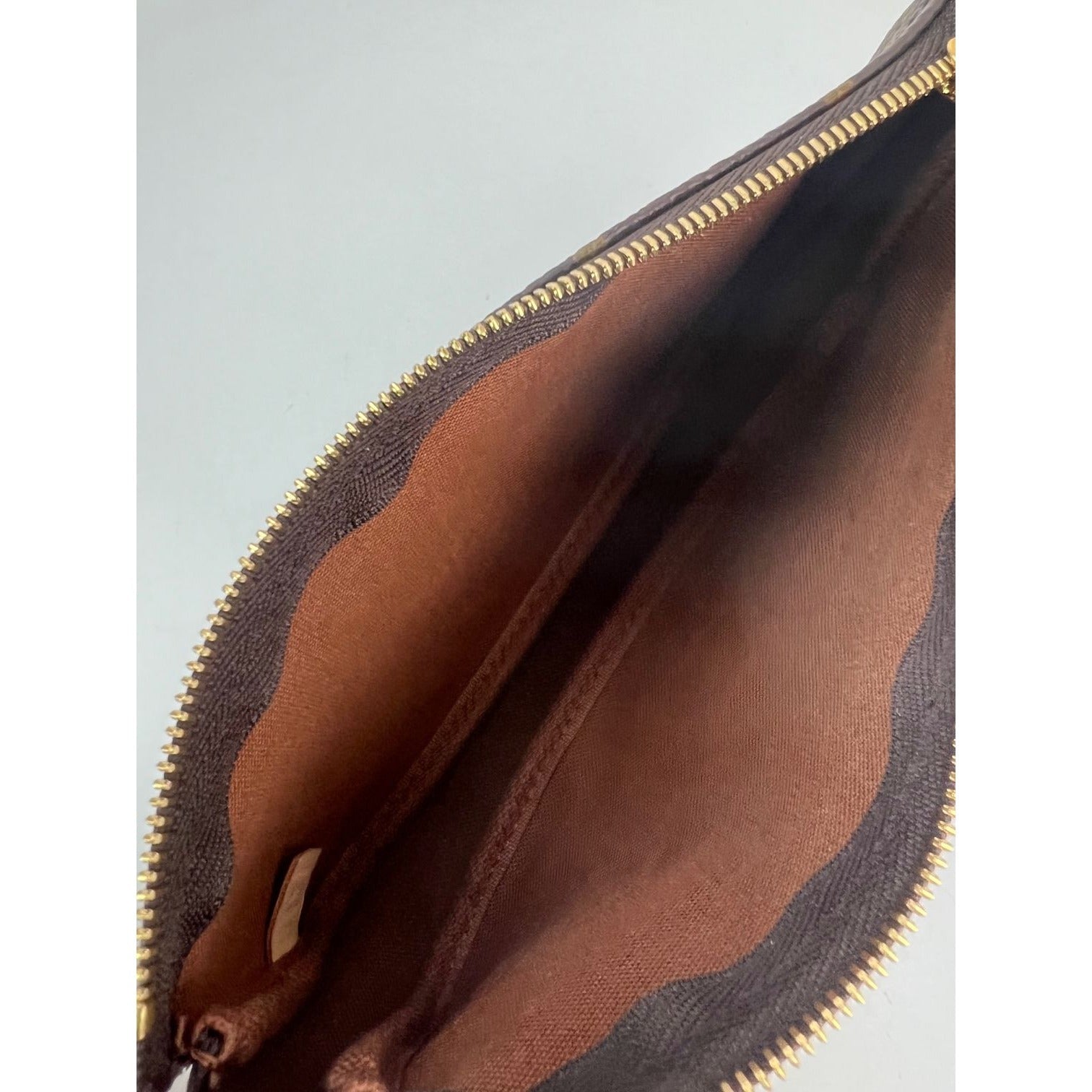 Louis Vuitton Pochette từ túi đeo vai Multi Pochette