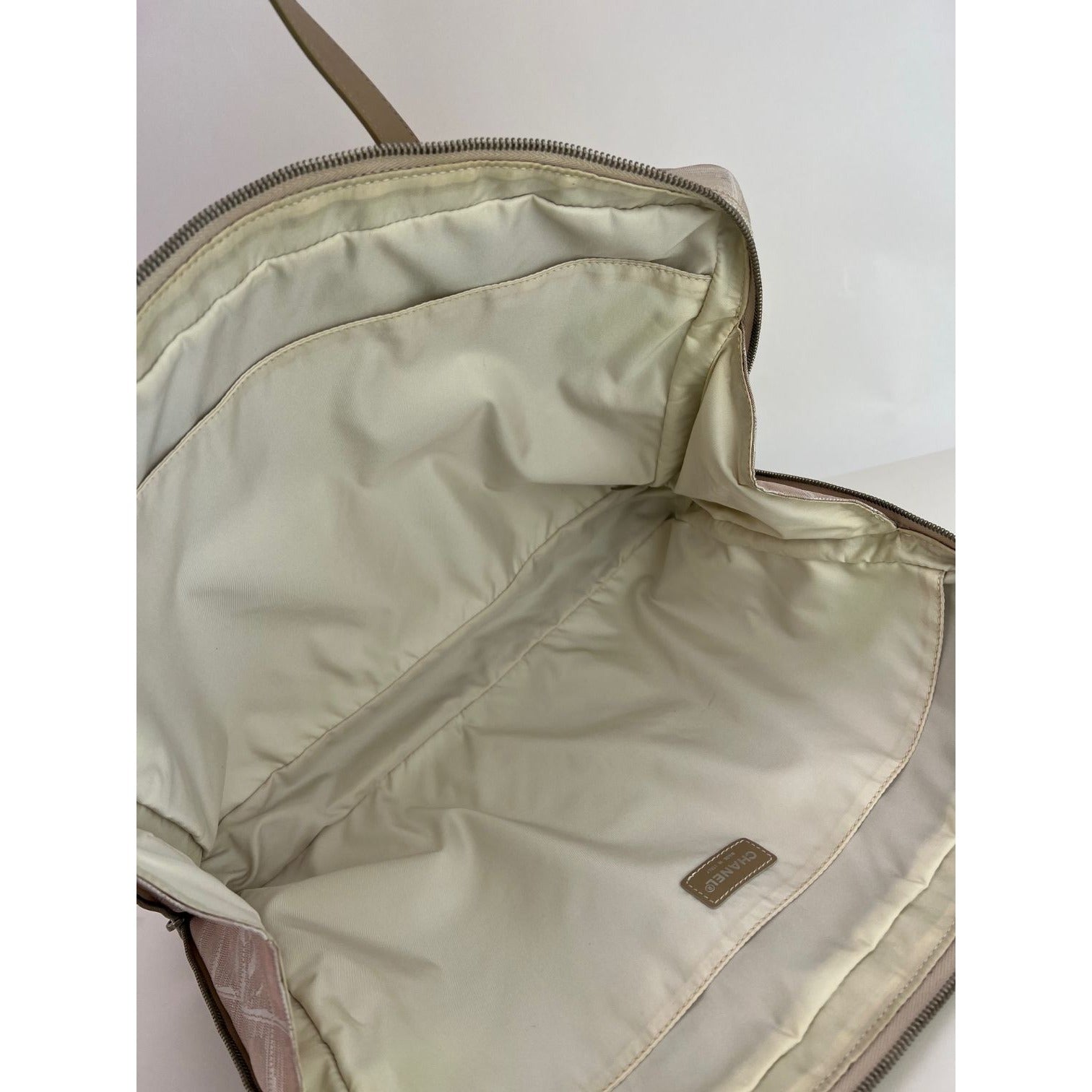 Túi xách du lịch Chanel Canvas Nylon Attache