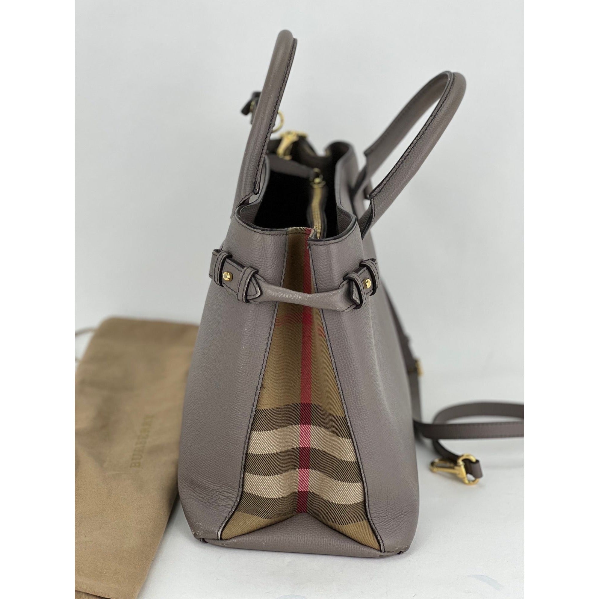 Túi xách tay vải canvas kẻ caro cỡ trung Burberry Banner House