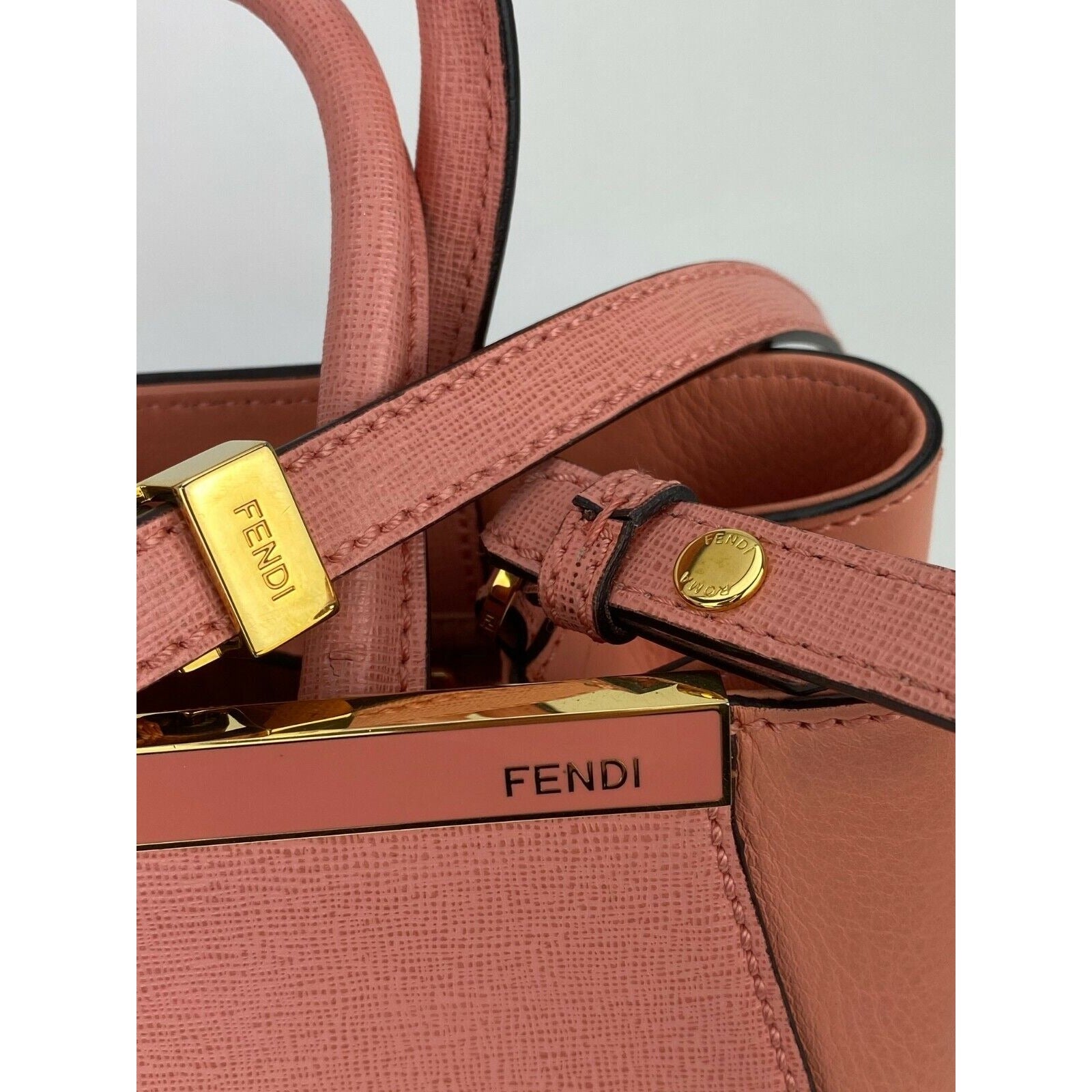 Túi đeo chéo Fendi Vitello Elite Flamingo Petite 2Jours Pink Tote Shoulder Crossbody Bag