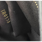 Túi đeo vai Louis Vuitton Taurillon Capucines Trapped Leopard BB màu đen
