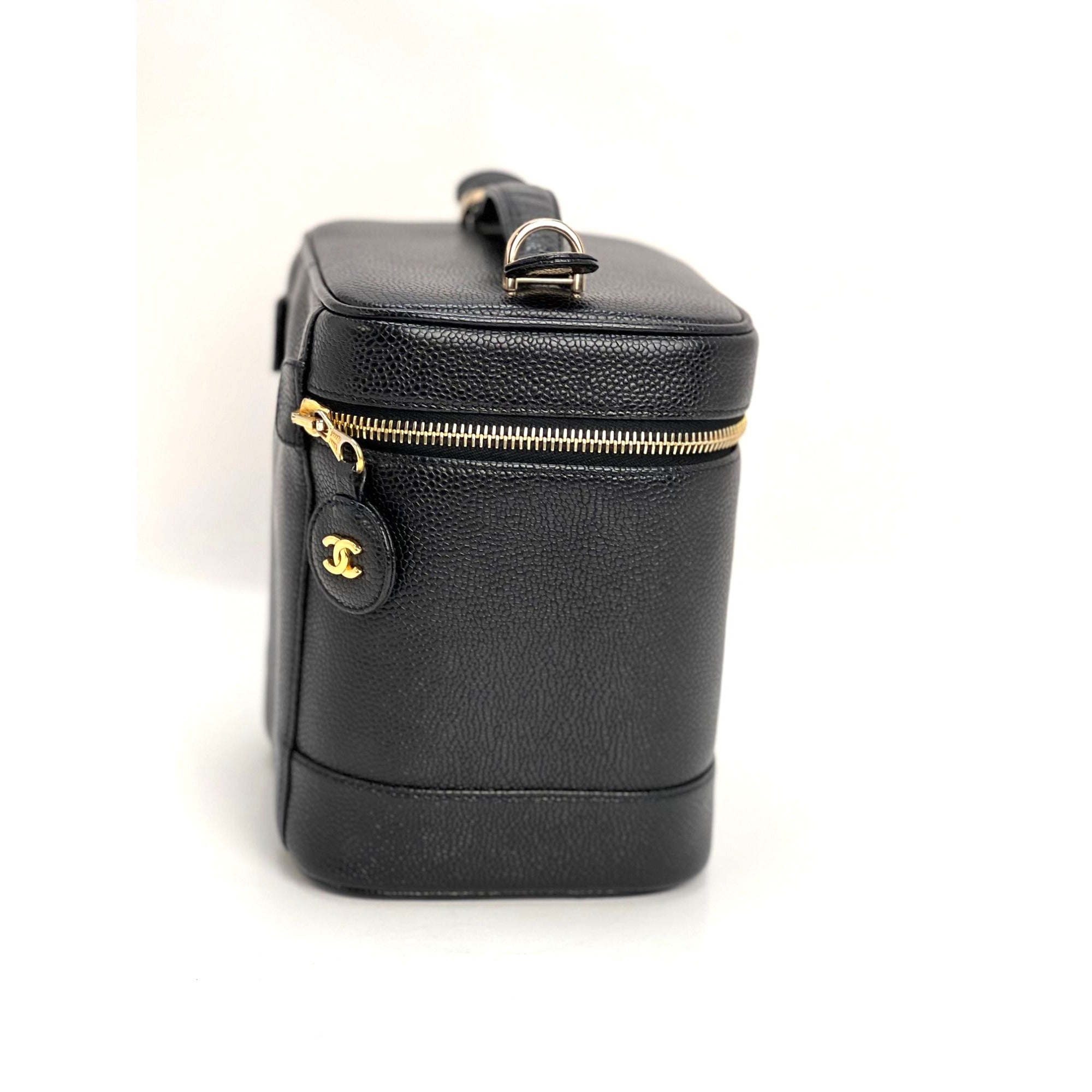 Túi đựng mỹ phẩm Chanel Vanity Cosmetic Case màu đen bằng da Caviar