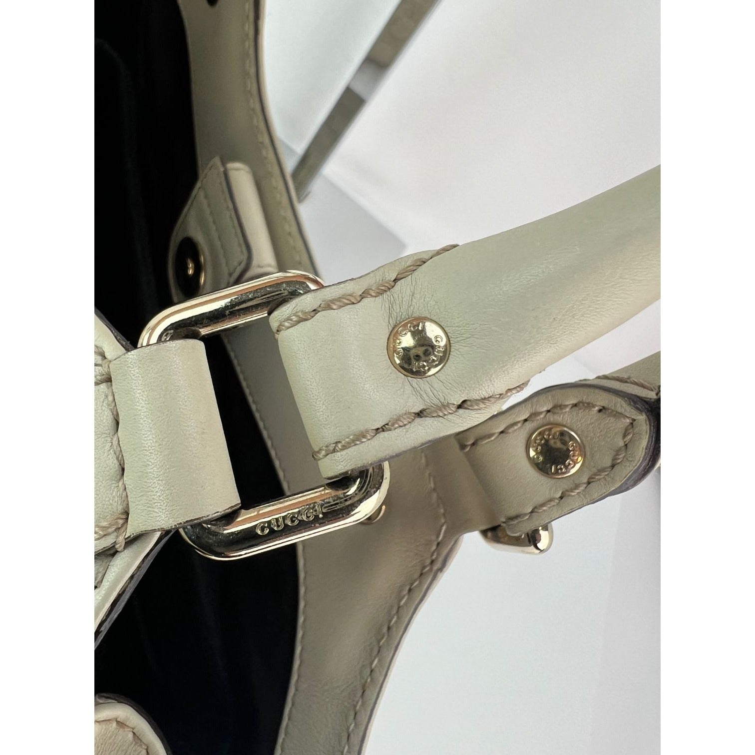 Túi xách Gucci Sukey Medium Guccissima Leather Mystic White Tote