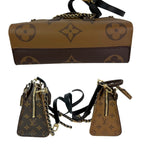 Túi đeo chéo Louis Vuitton Onthego East West Chain