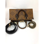 Túi đeo chéo Louis Vuitton Onthego East West Chain