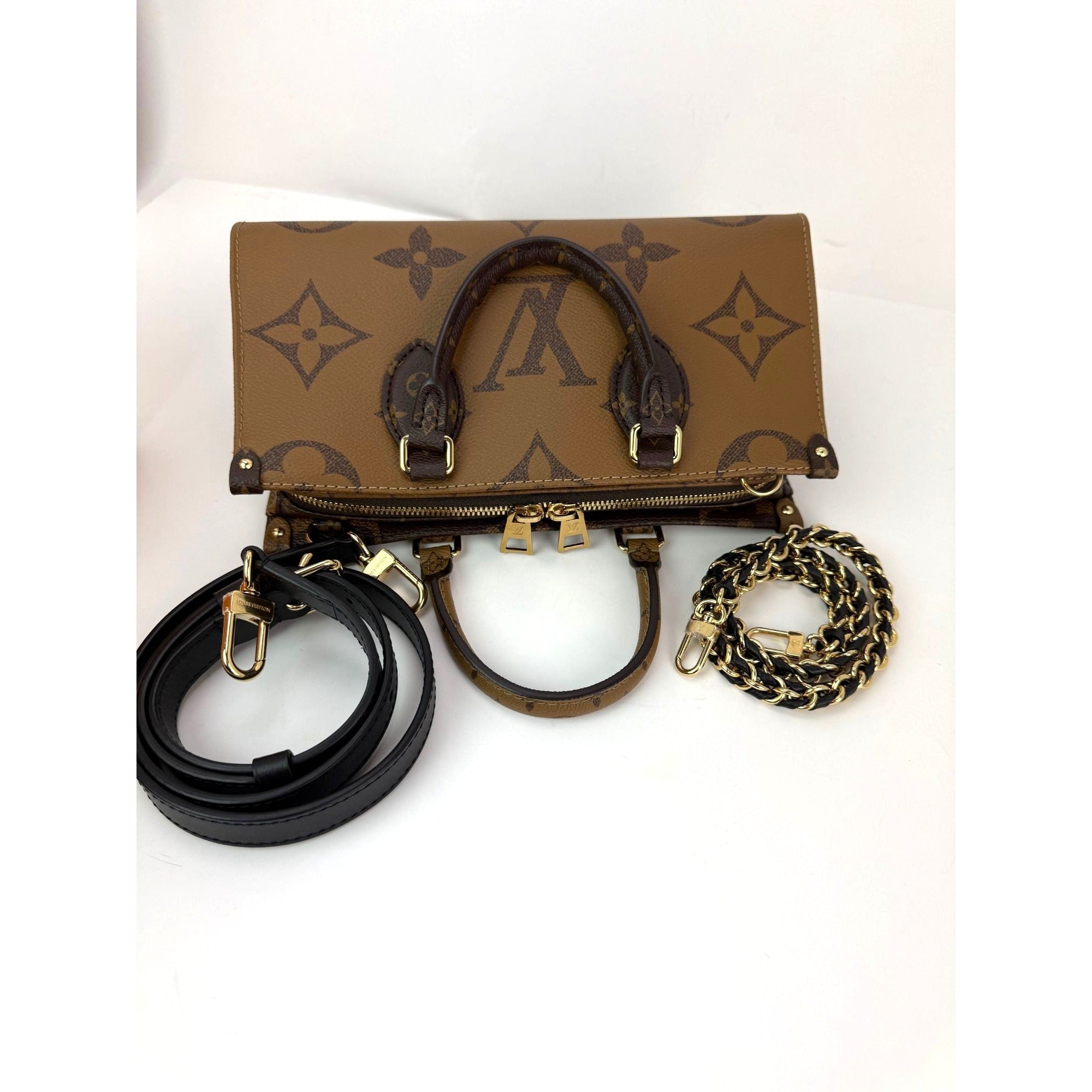 Louis Vuitton Onthego East West Chain Crossbody Shoulder Bag