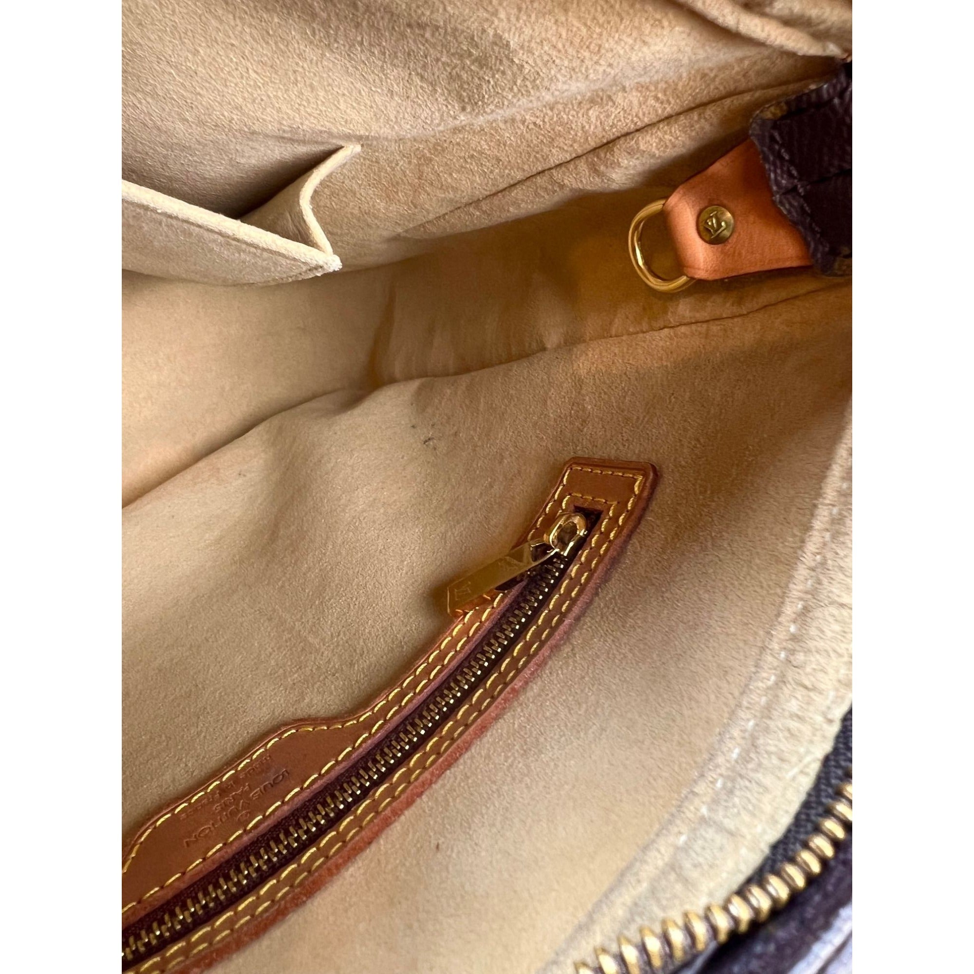 Túi đeo vai LOUIS VUITTON Looping GM Monogram