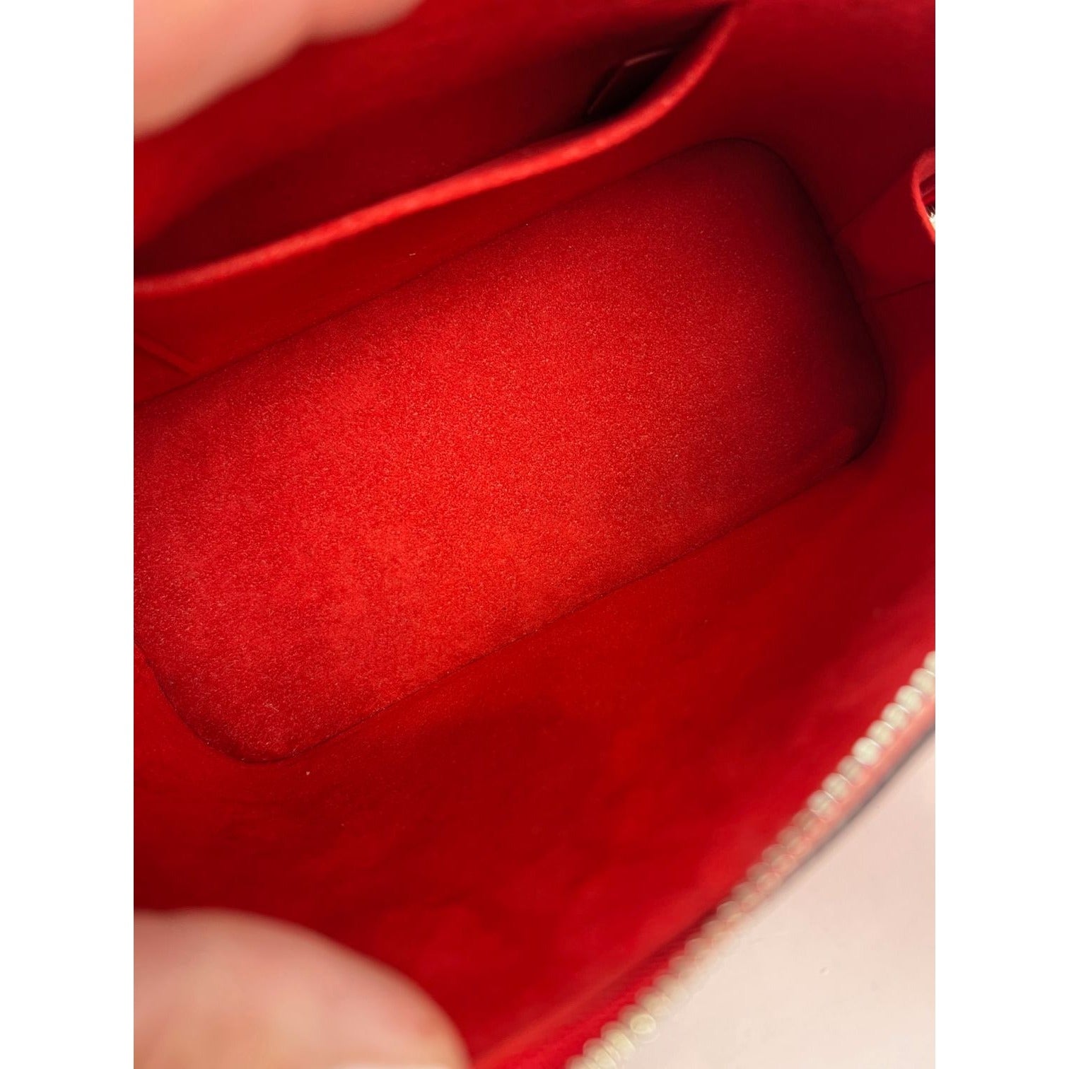 Túi đeo vai LOUIS VUITTON Alma BB Epi coquelicot