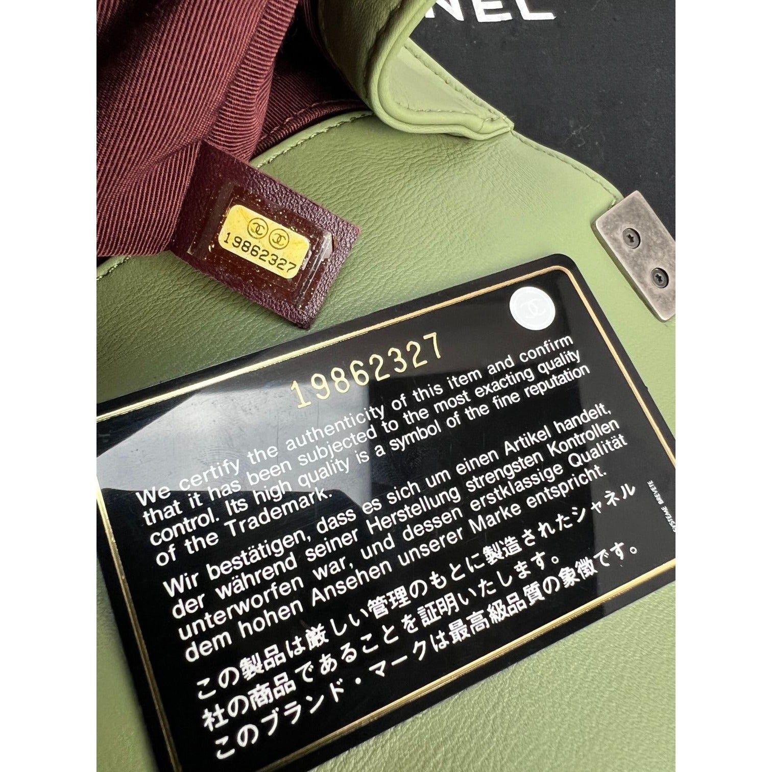 Túi Chanel Calfskin Chevron Quilted Medium Boy Flap Light Green